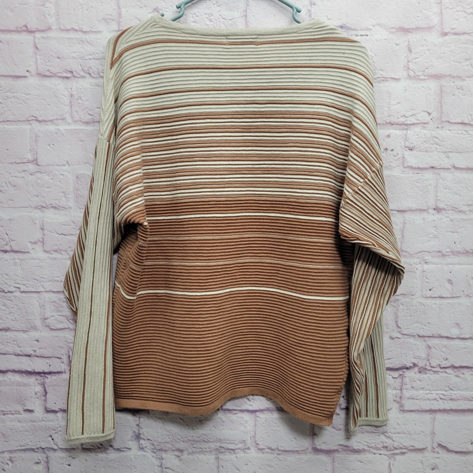Tahari Striped Knit Sweater Womens M Ribbed Beige Minimalist Retro Cozy Grunge