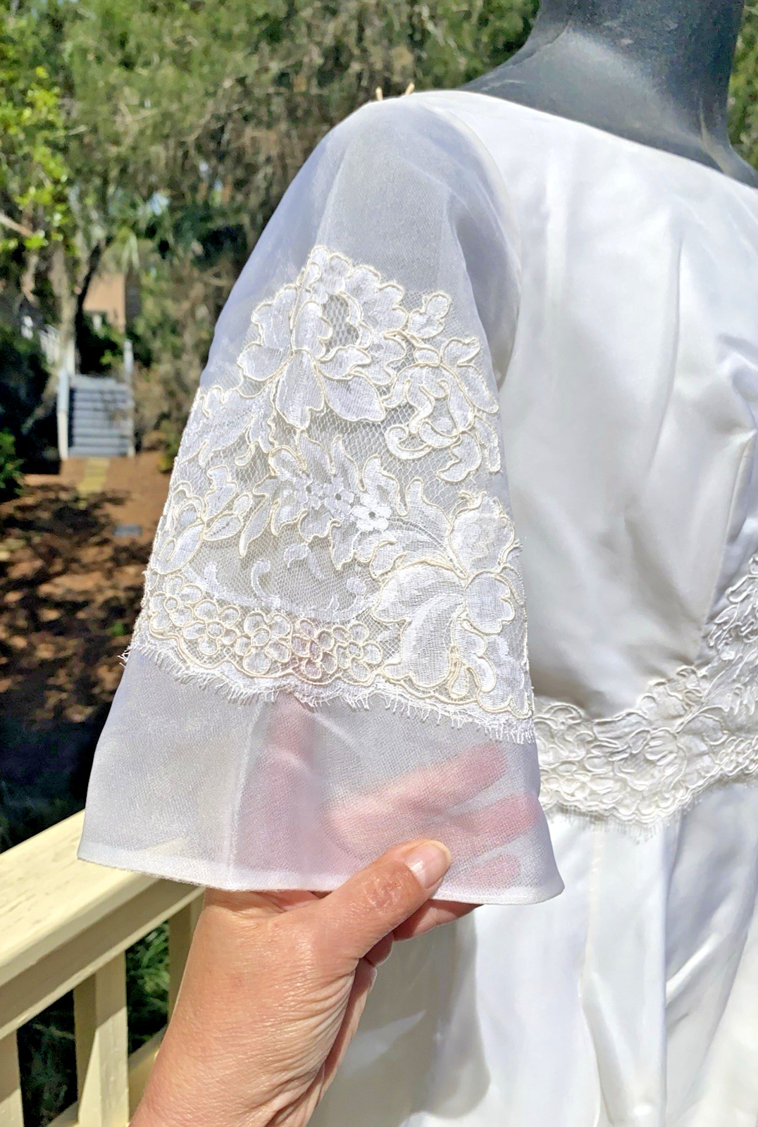 60s Alfred Angelo Edythe Vincent Wedding Gown ButtonBack Demure Detachable Train