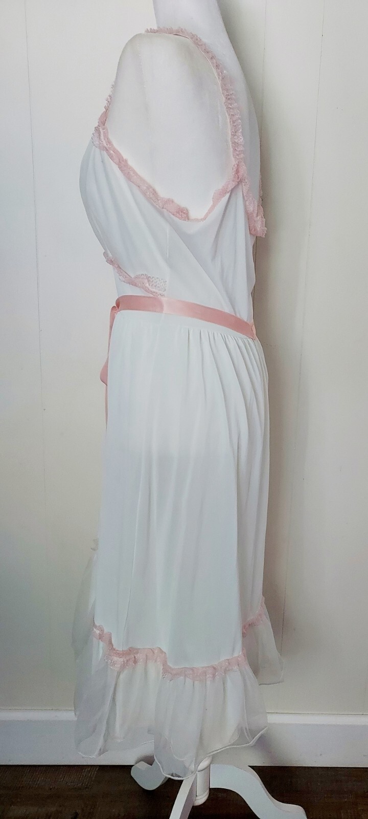 Vintage Laros Women’s Nightgown Dress Shabby Chic White Pink Lace Tulle EUC