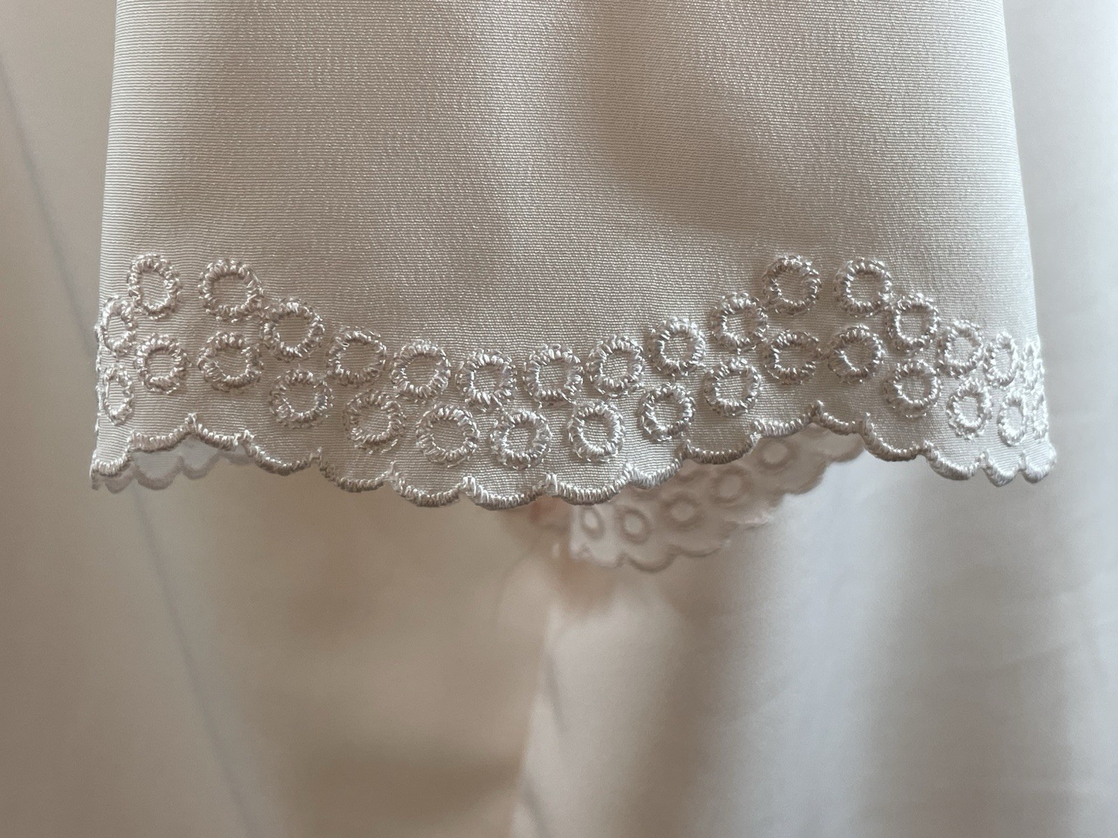 VTG Christie & Jill Pale Pink Embroidered Flowers Faux Beads & Buttons Blouse 16