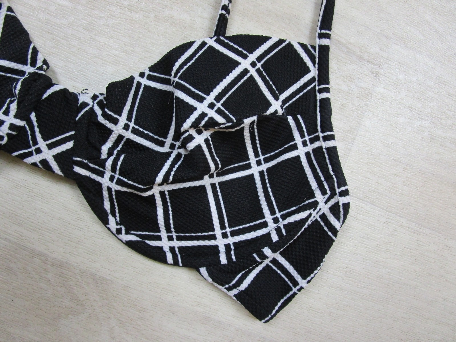 Vintage 90s Underwire Swimsuit Top (10) Low Cut Lightly Lined Textured