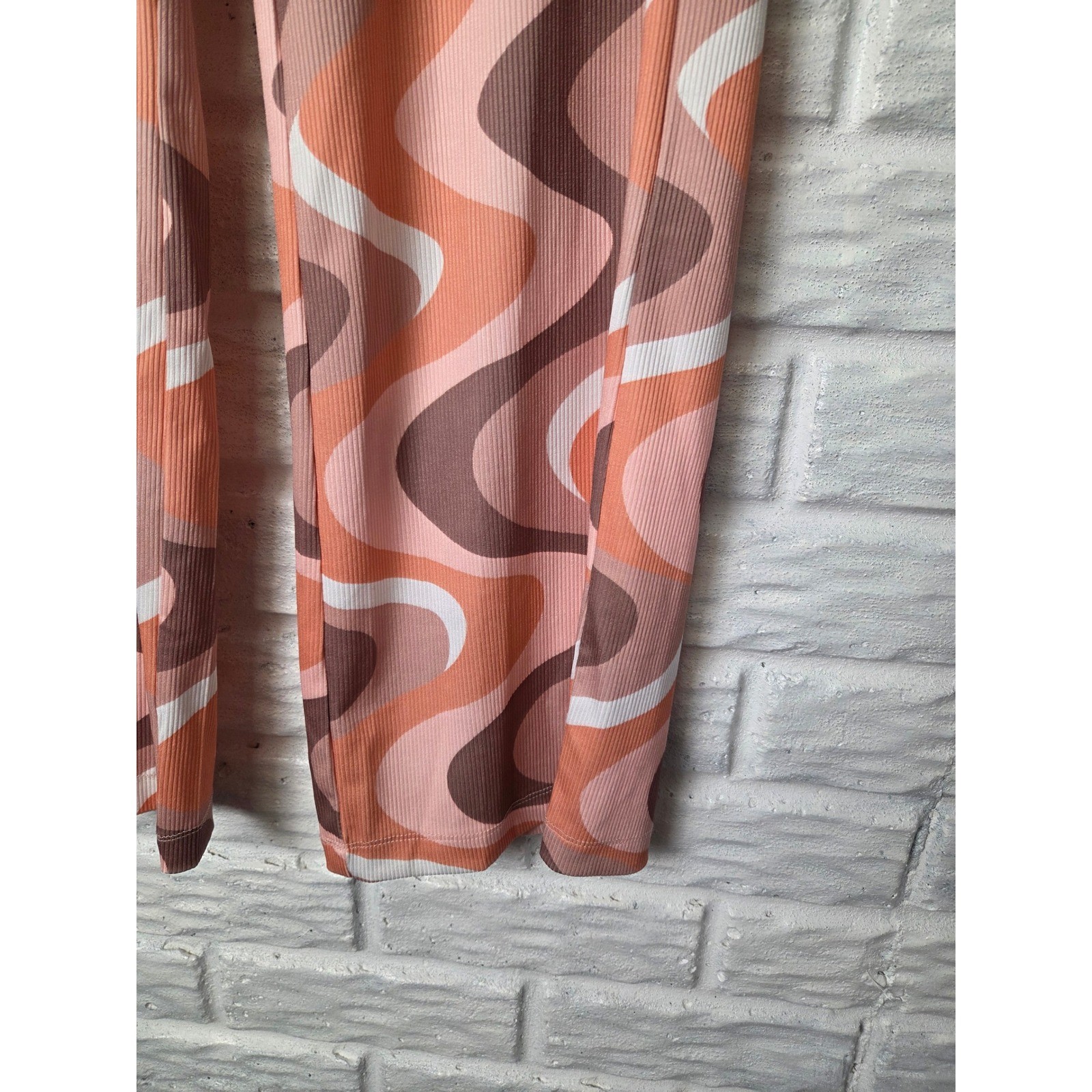 Princess Polly Multicolor Wave Stretch 70s Flare Pants Women’s size 2 XS Pull On
