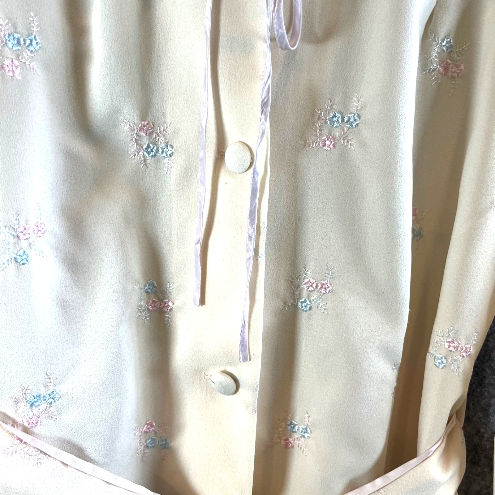 Vintage Ariel Embroidered Cream Robe Sz. S Belt Cuffs Pockets Long EUC