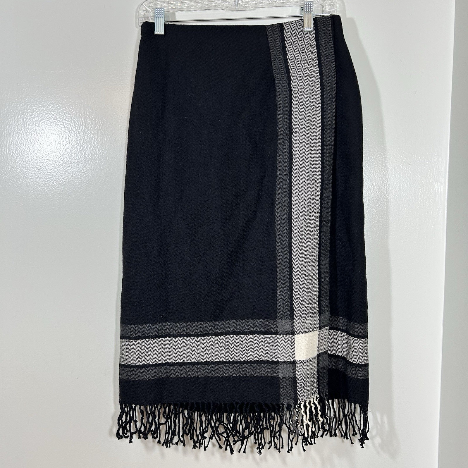 VTG DAVID N 100% Wool Women’s Straight Wrap Skirt Fringe Size 8 Black Gray