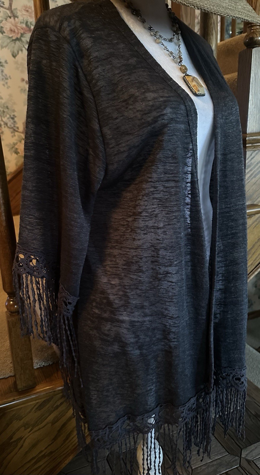 Vintage Eyeshadow Kimono; Dark Gray W/Lace & Fringe Sleeves & Hem; Size Medium