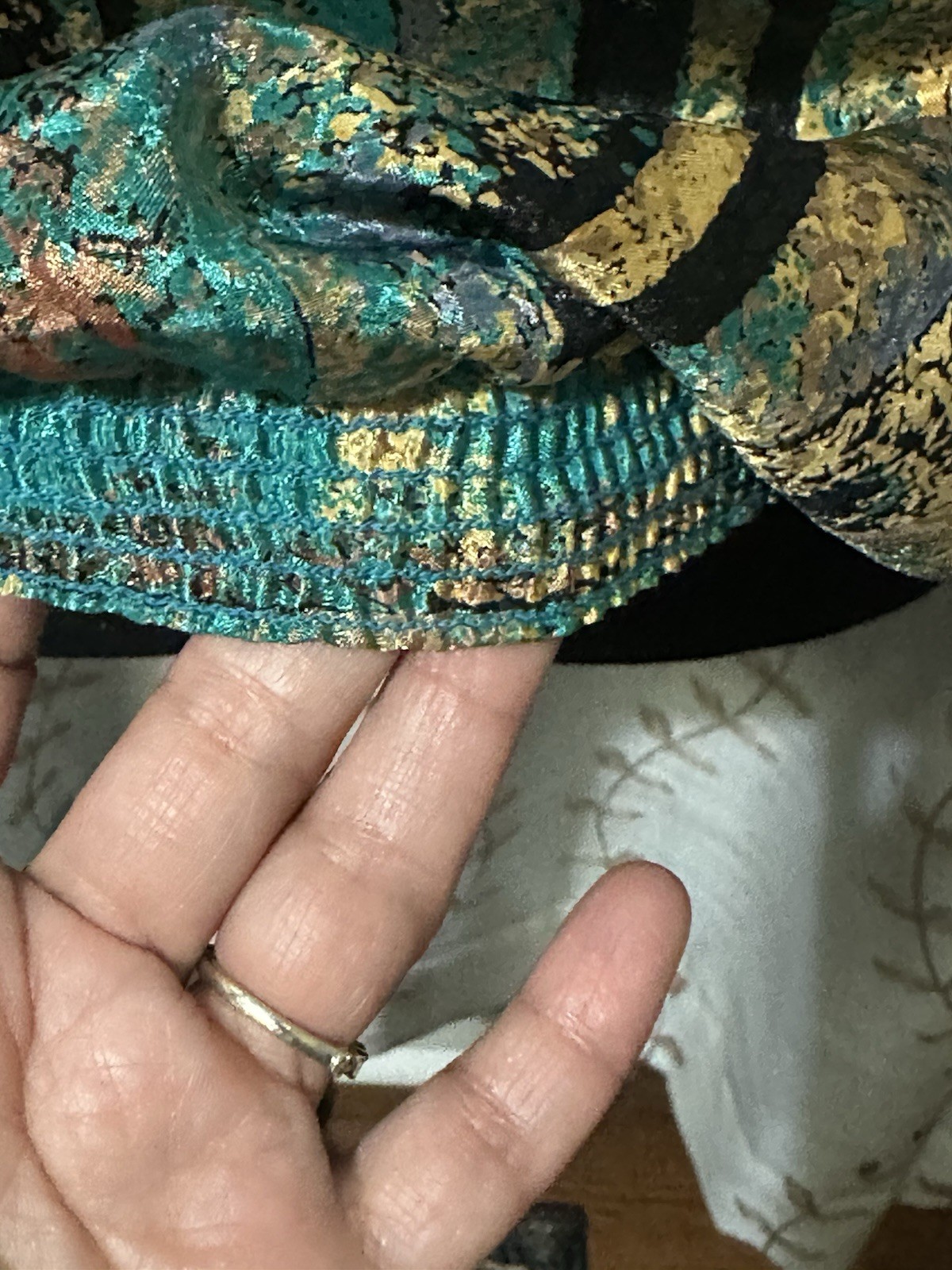 Vintage Da-Rue Of California Teal Gold Long Sleeve Elastic Waist Blouse Med?