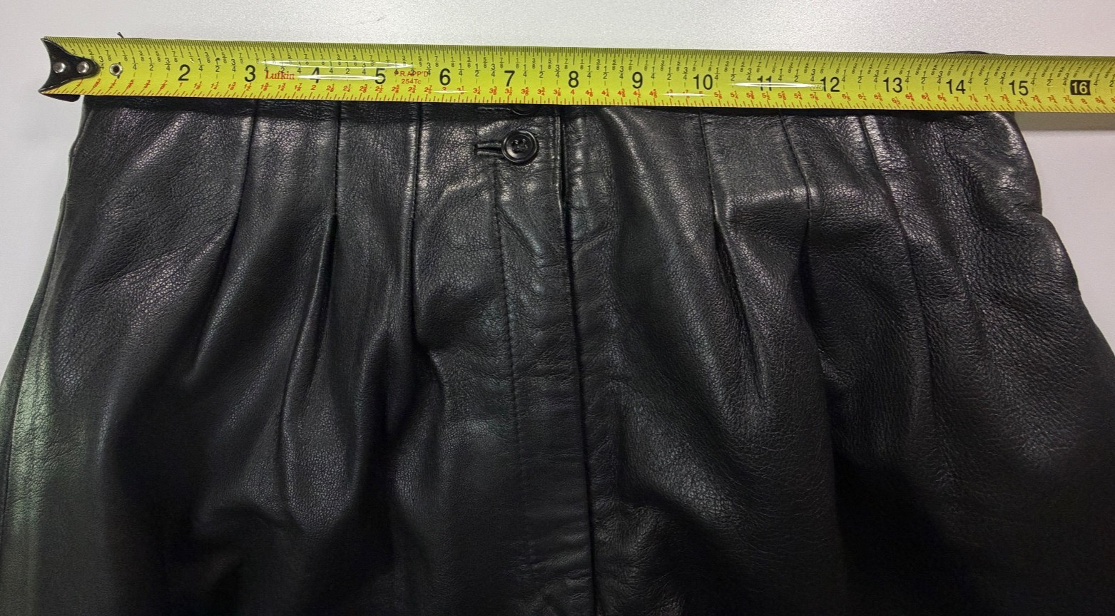 Vintage 80’s Lambskin Shorts Genuine Leather Black High-Waist Paneled Pleated 10