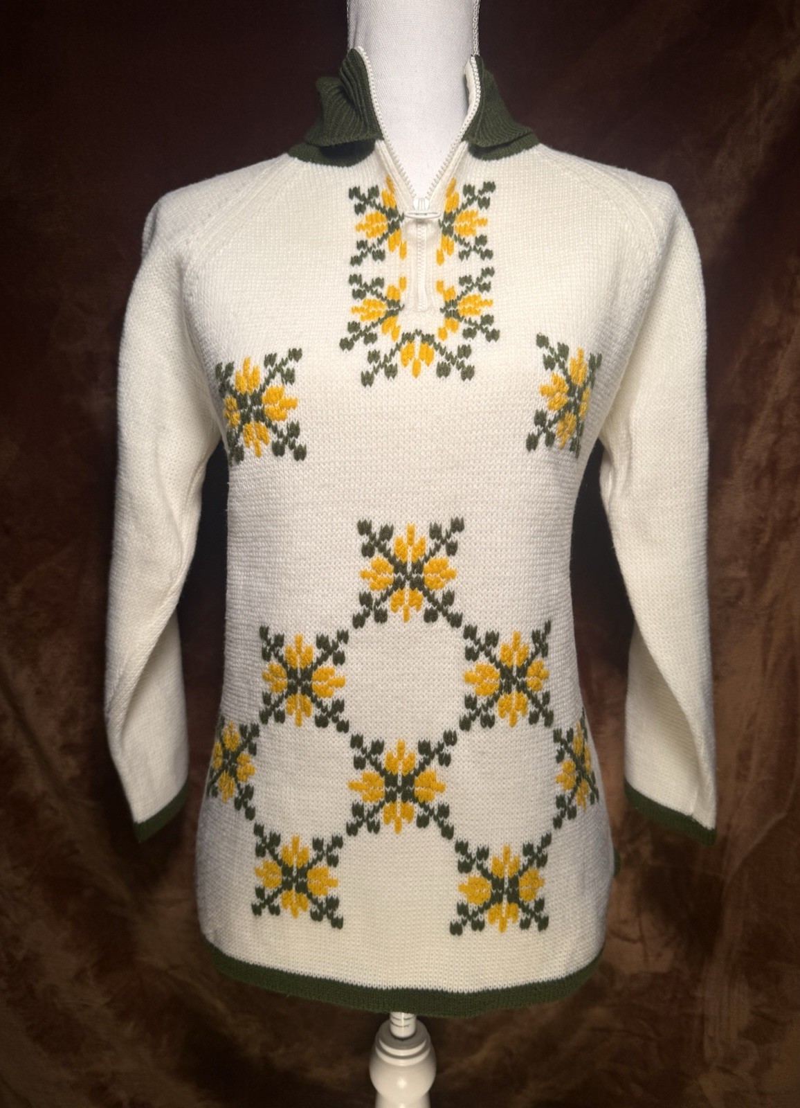 Vintage 1970s Agashi Geometric Sweater White Green Yellow 100% Acrylic Size M