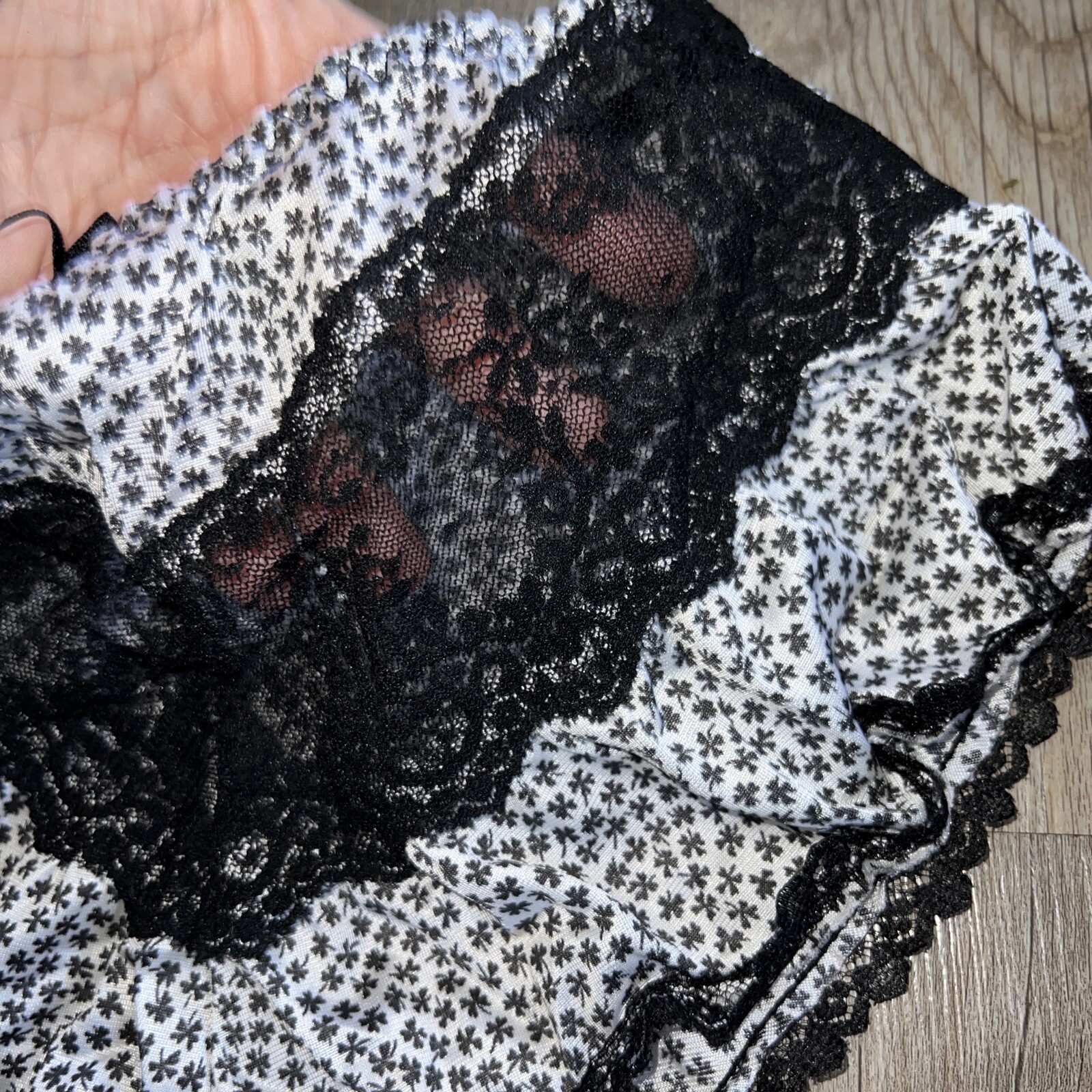 Vintage Sweet floral Brief PANTIES black floral lace V Bow high cut leg size S