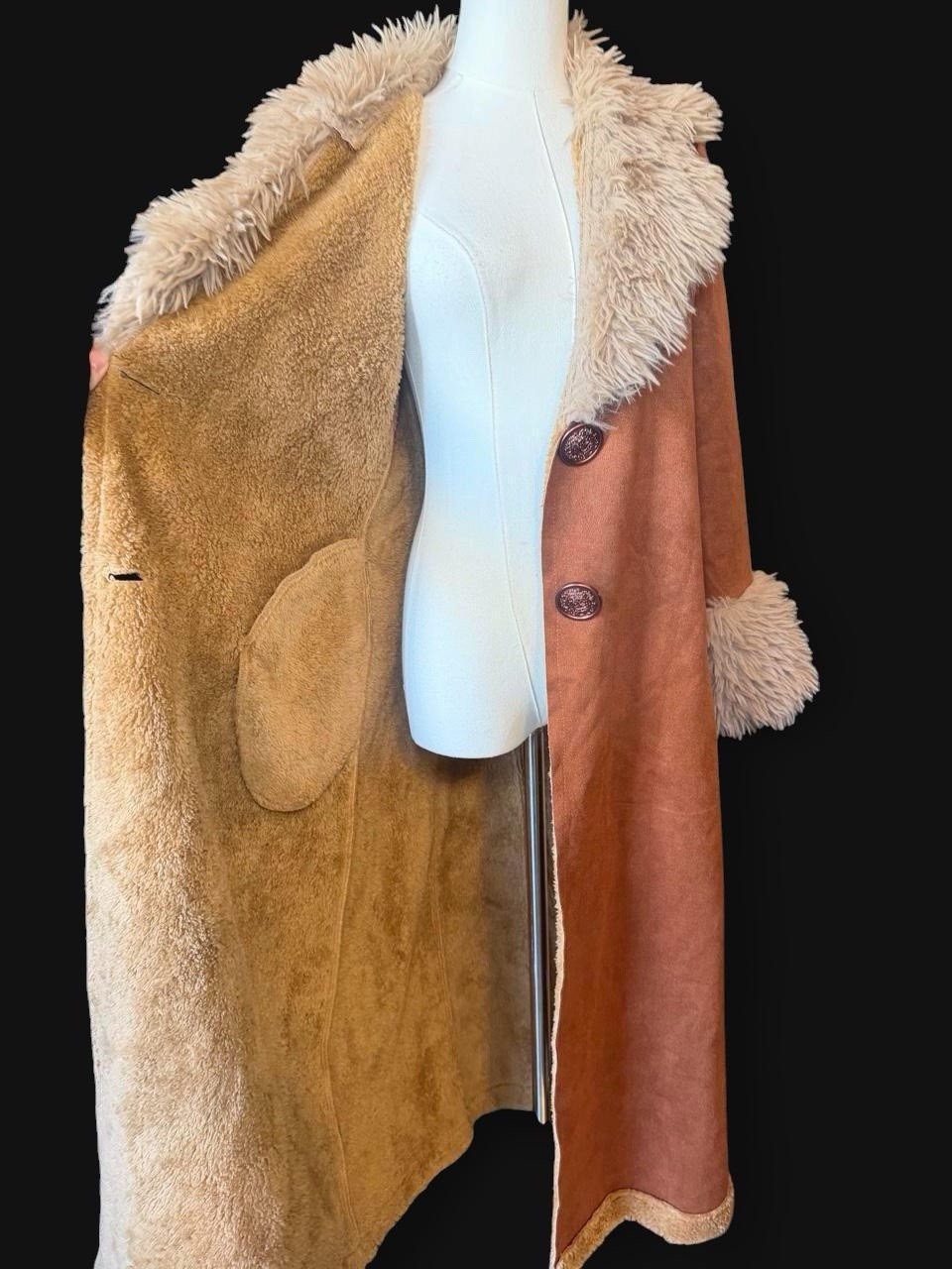 Vintage 70s Style Faux Shearling Teddy Coat | Size M