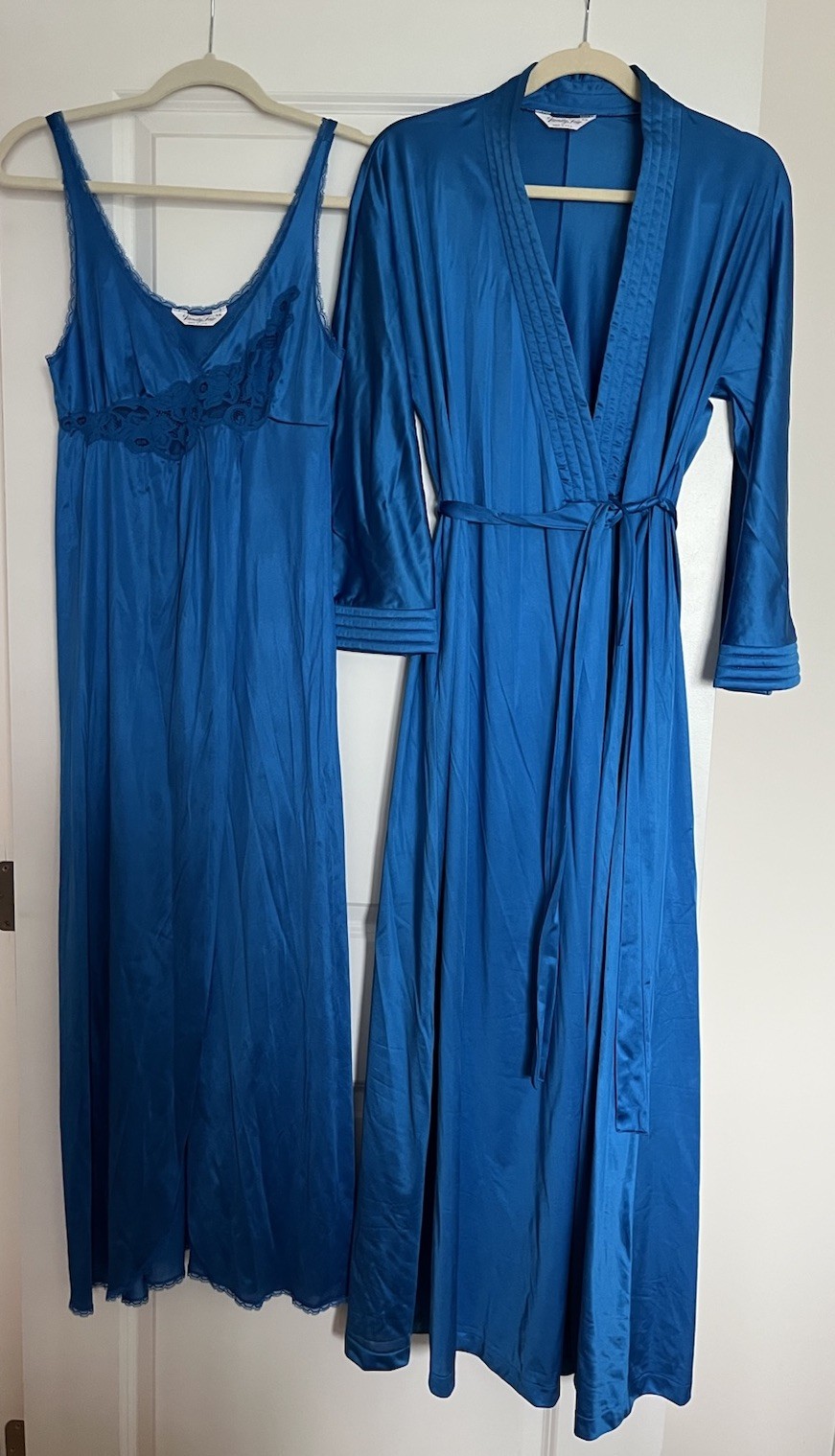 Vintage Vanity Fair Peignoir Set Silky Nylon Nightgown & Dressing Robe XS