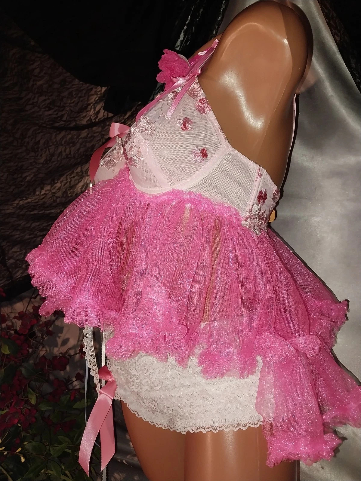 vtg SILKY SHINY NYLON RUFFLES CHIFFON PINK LAYERS LACE BRA TOP SISSY PANTIES SET