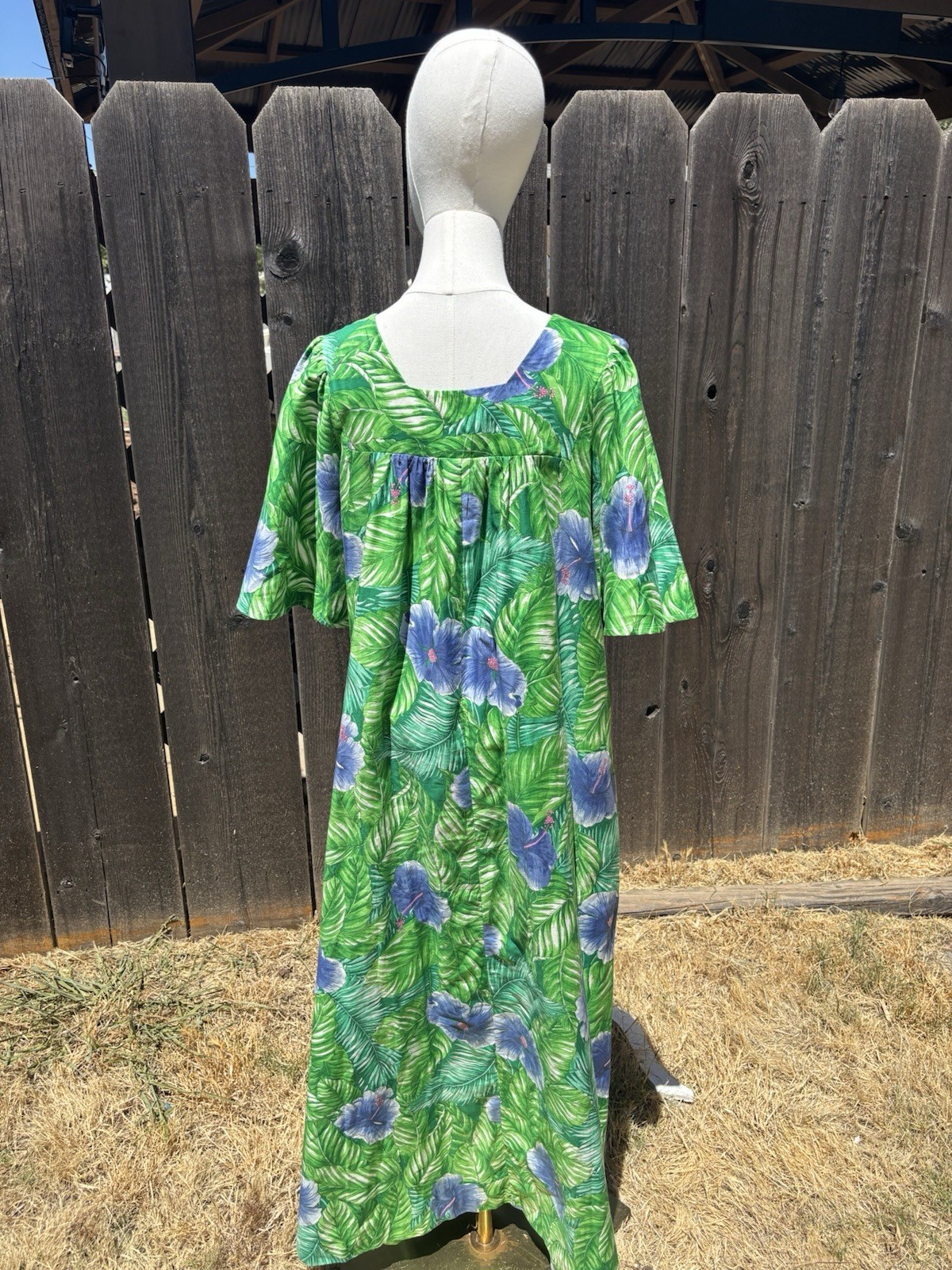 Vtg Lot Of 4 Hawaiian Dresses 60’s/70’s Barkcloth Cotton Volup Hilo Hattie