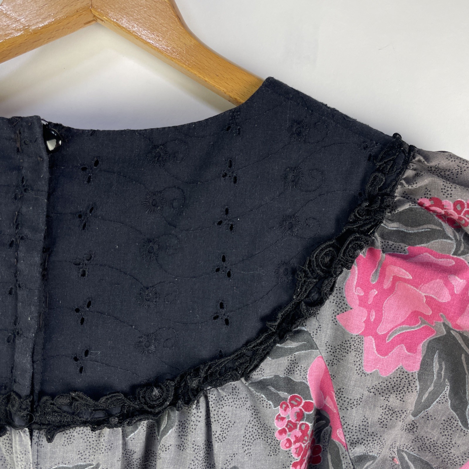 Vtg Carol Bennett Dress Gray Pink Black Floral Hawaiian Muumuu Size M/L