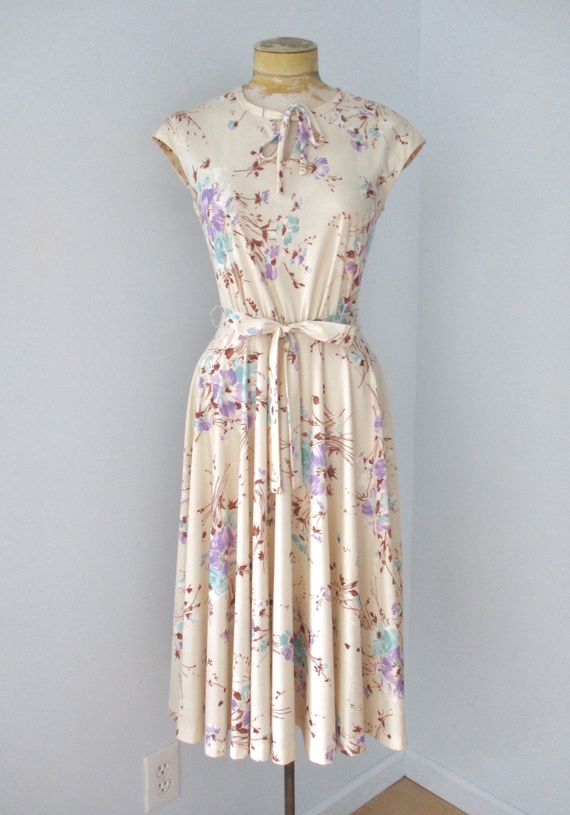 Vtg 70s beige purple brown floral bouquet poly knit secretary dress tie belt 8