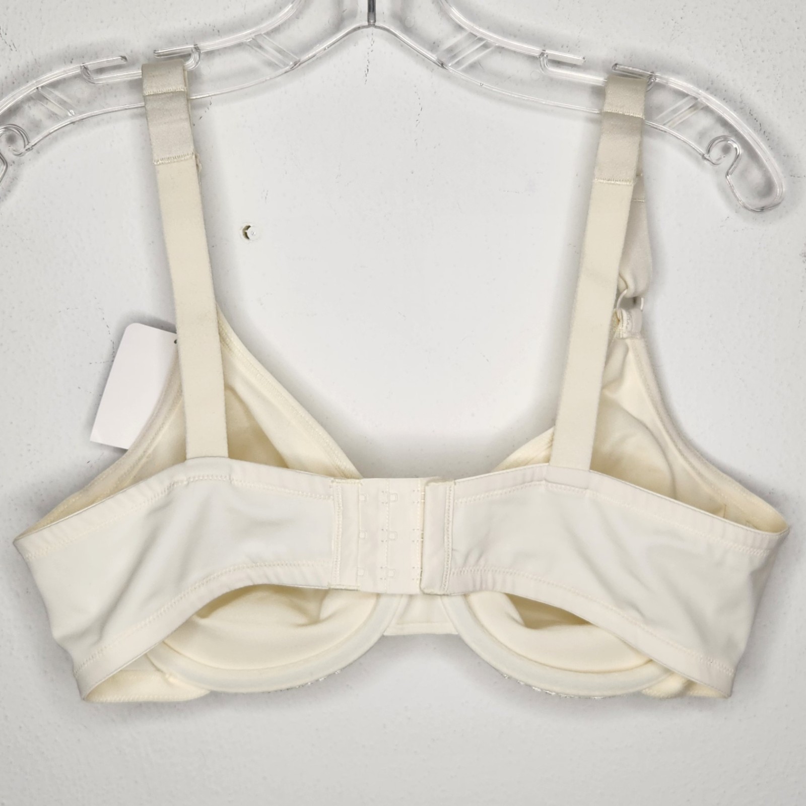 OLGA NWT 40C Ivory Gentle Lift Lace Trim Underwire Bra 5001 NEW