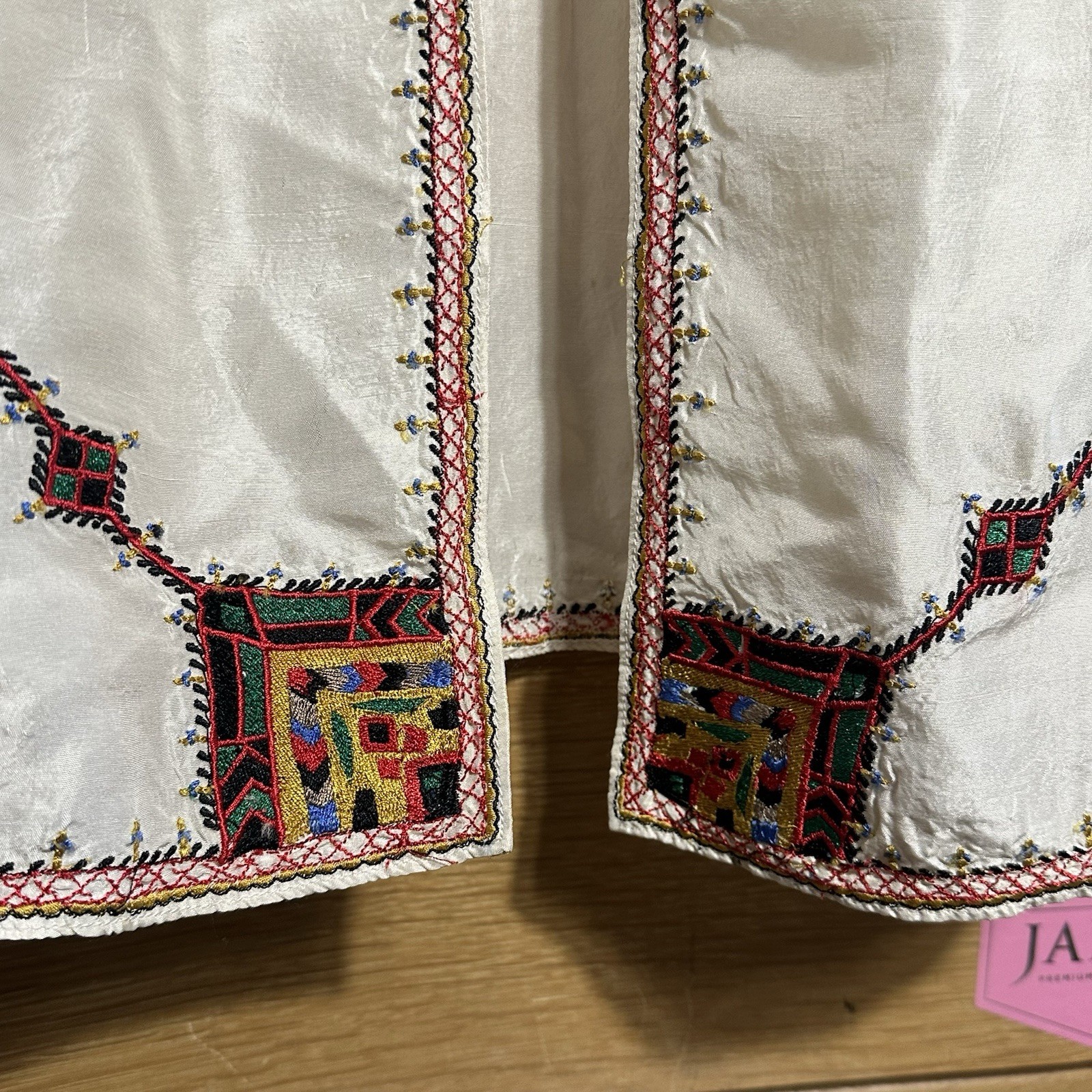 100% Vintage Silk Embroidered Boho Top Size S