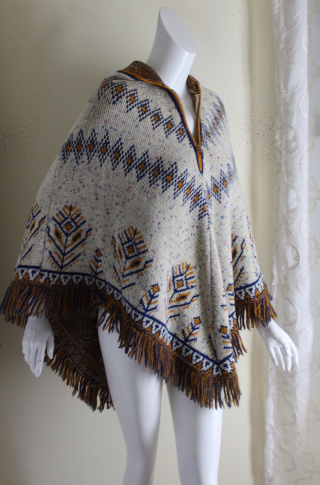 VTG Boho Thick Wool Knit Fringe 70s Hippie Art-Wear Poncho Sweater OS S M L XL