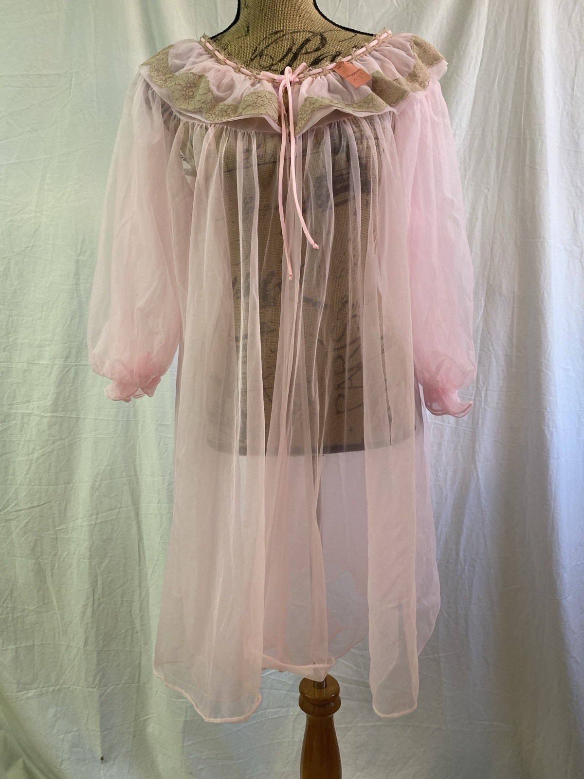Vintage Lisette Chiffon Pink Lace Trim Sheer Peignoir Robe Large New Old Stock