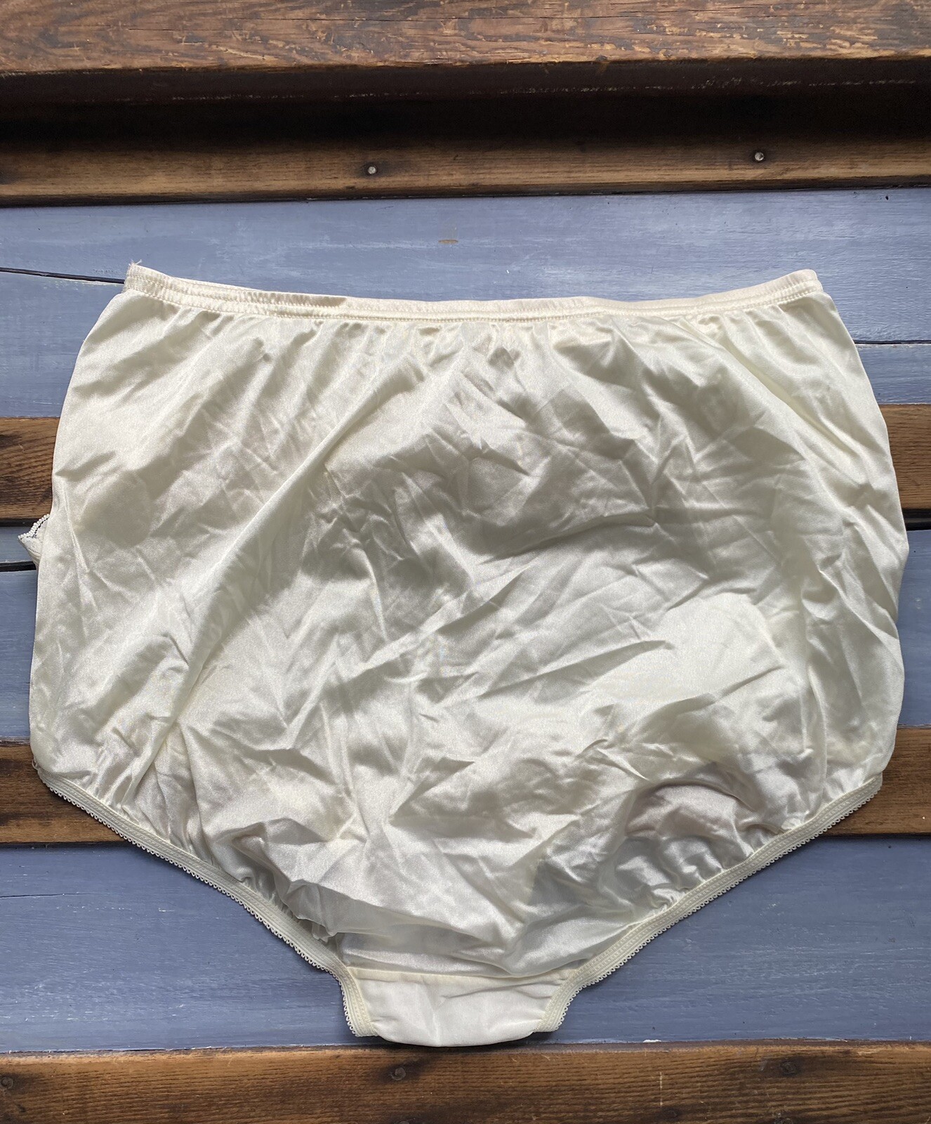 Vanity Fair LACE Corners Nouveau Sissy Panty Silky Nylon 7 / Lg Ivory Nude Gloss