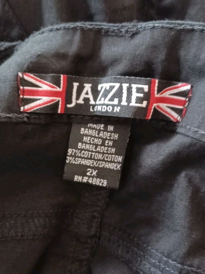 NWT VINTAGE Y2K GRUNGE JAZZIE LONDON BLACK CARGO RUCHED CAPRIS W/BELT JUNIORS 2X