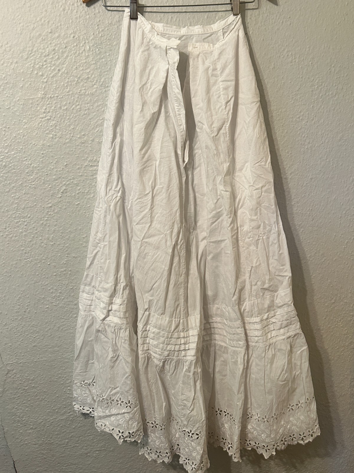 Antique Edwardian XXS White Cotton Eyelet Lace Lawn Skirt Petticoat 22″ Waist