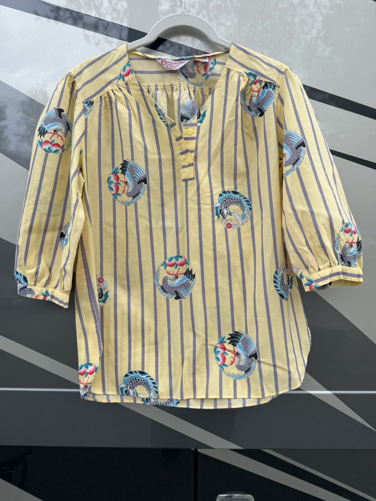 Vintage 70s Bennington Court yellow striped Asian cranes poplin popover blouse M