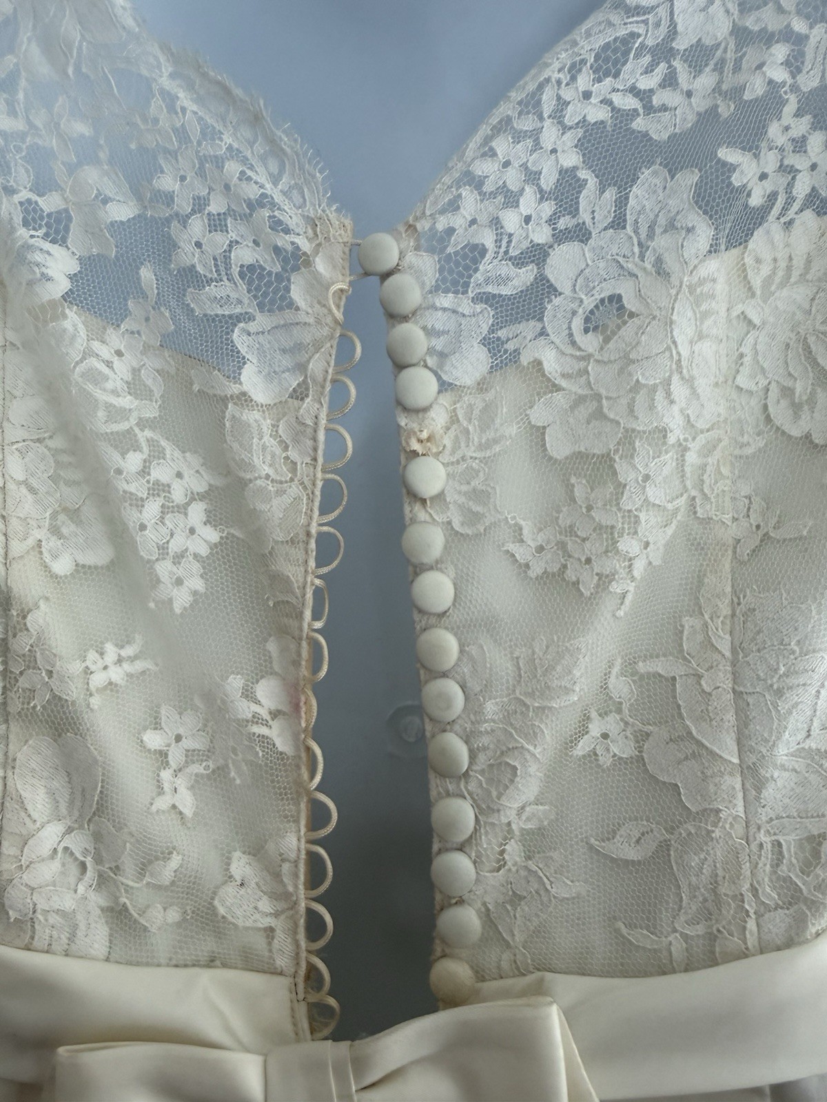 VTG 50s Wedding Dress Cream Lace Bodice Short Sleeve 28” Waist Bow Button Back