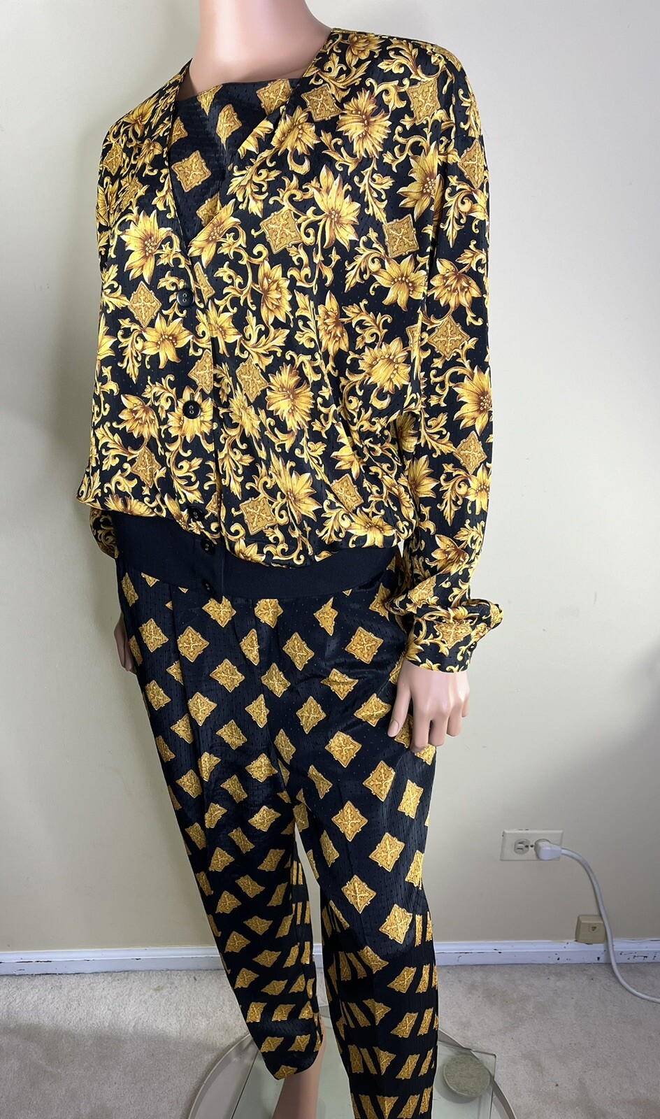 Vintage 1980’s Size 10 Collections by Josephine L/Sleeve Poly Jacket & Pant Set