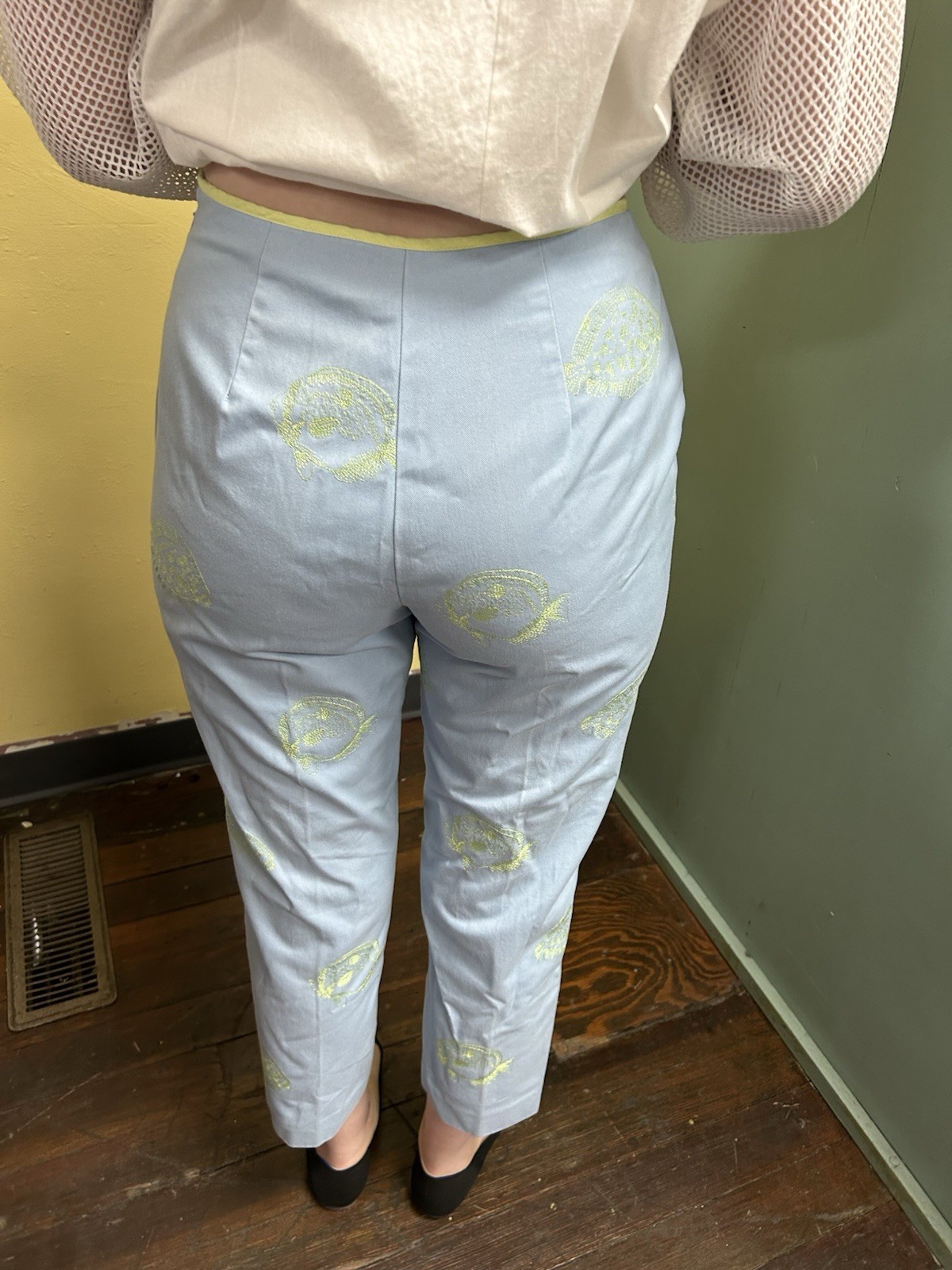 Vintage Y2K David Brooks Blue Capri Pants w/Lime Green Embroidered Fish Size 8