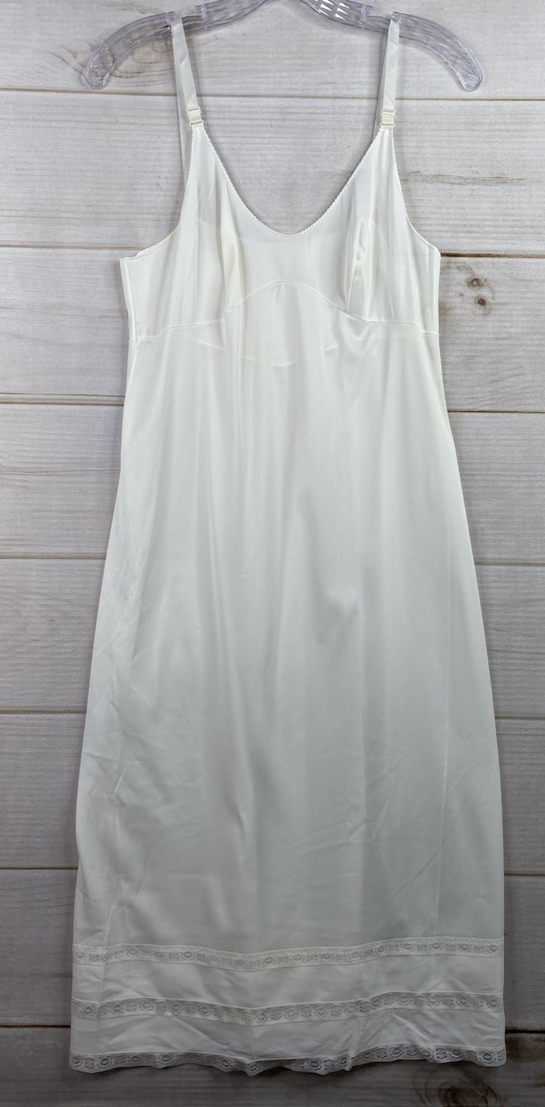 Vintage Sears The Doesn’t Slip Dress Womens 36 Lace Lingerie USA Sissy Midge
