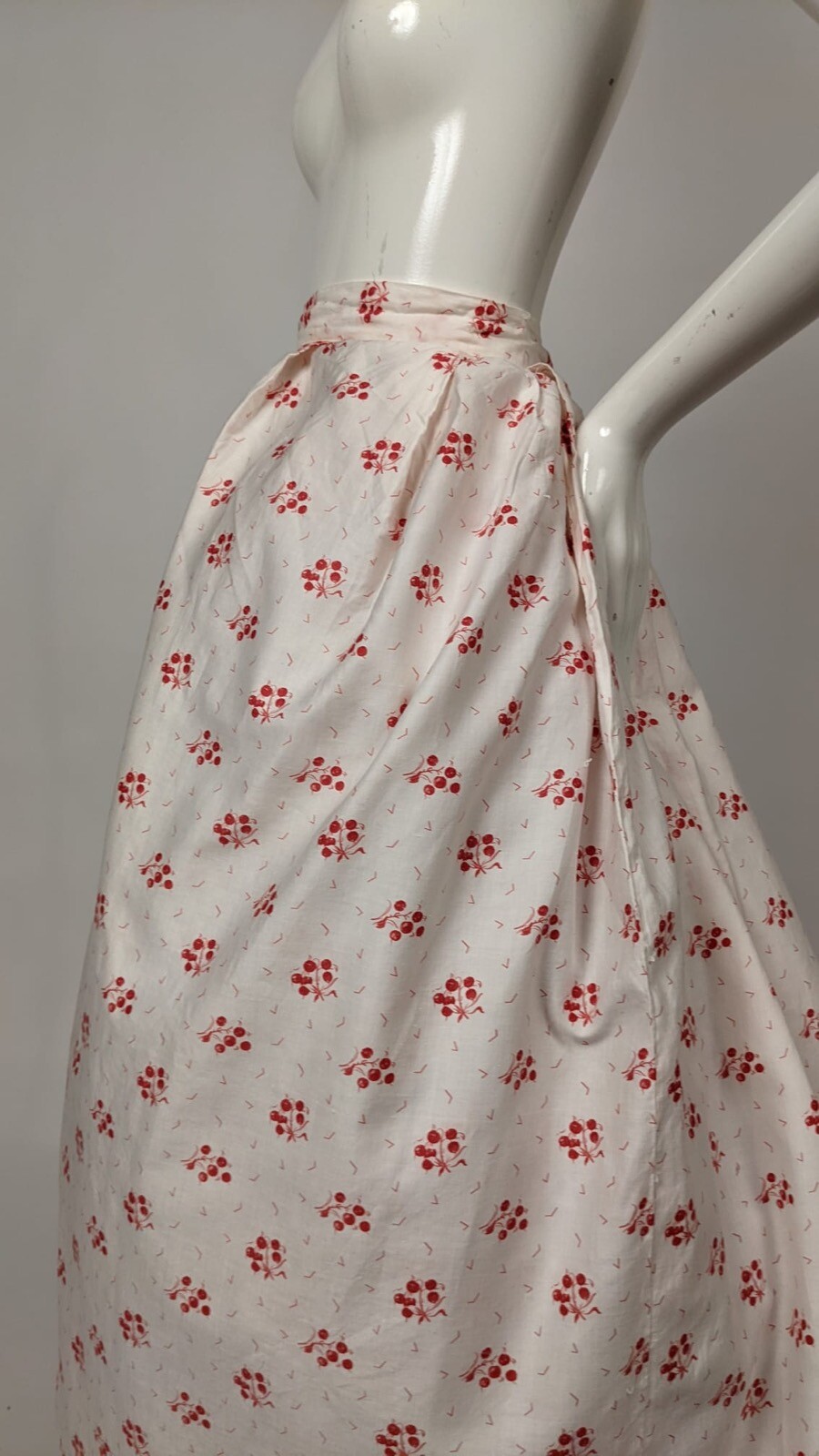 VICTORIAN 19TH C APPLE PRINT COTTON BUSTLE SKIRT