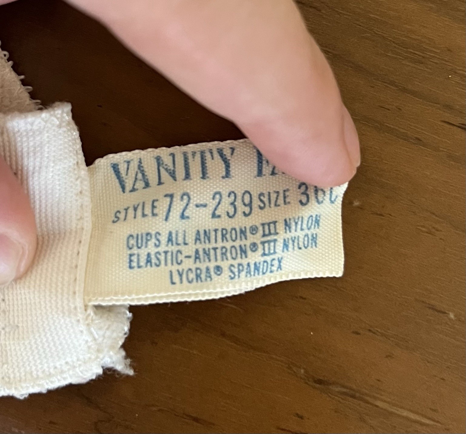 Vintage Vanity Fair Womens 36C White Bra Lace Trim Adjustable Straps Nylon