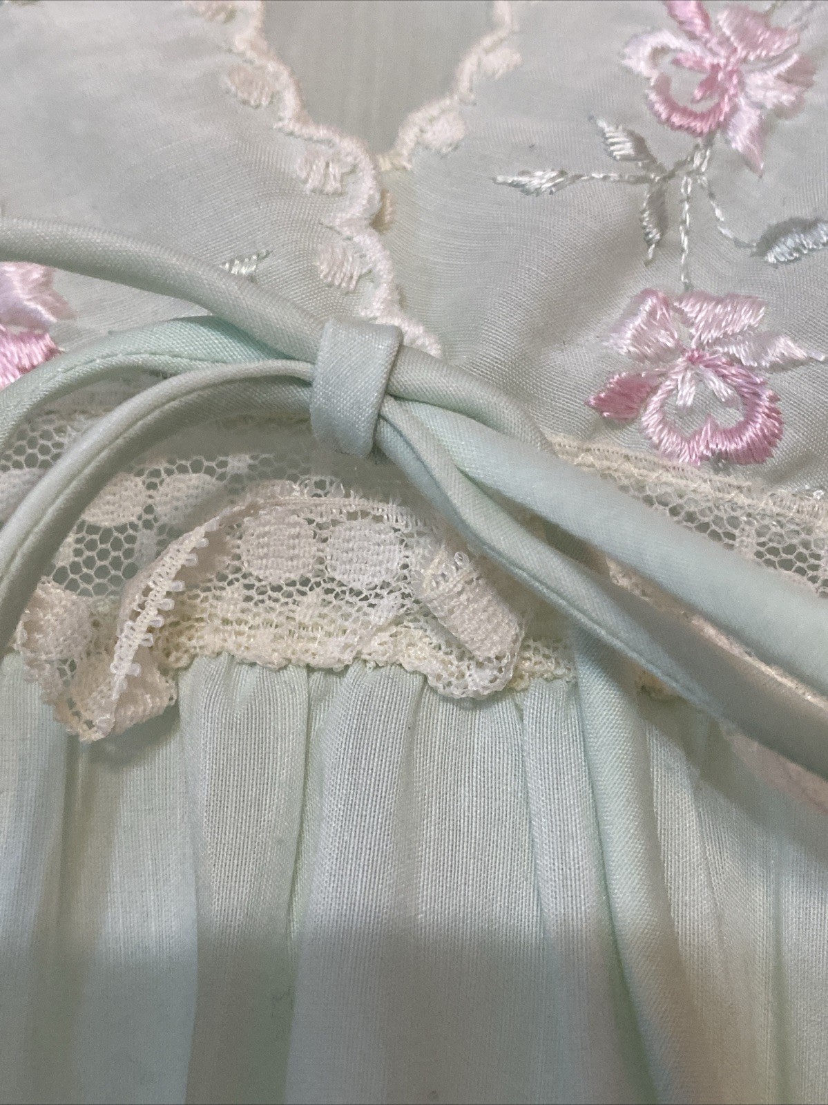 Vintage Komar Nightgown Pale Green Cottage Large USA