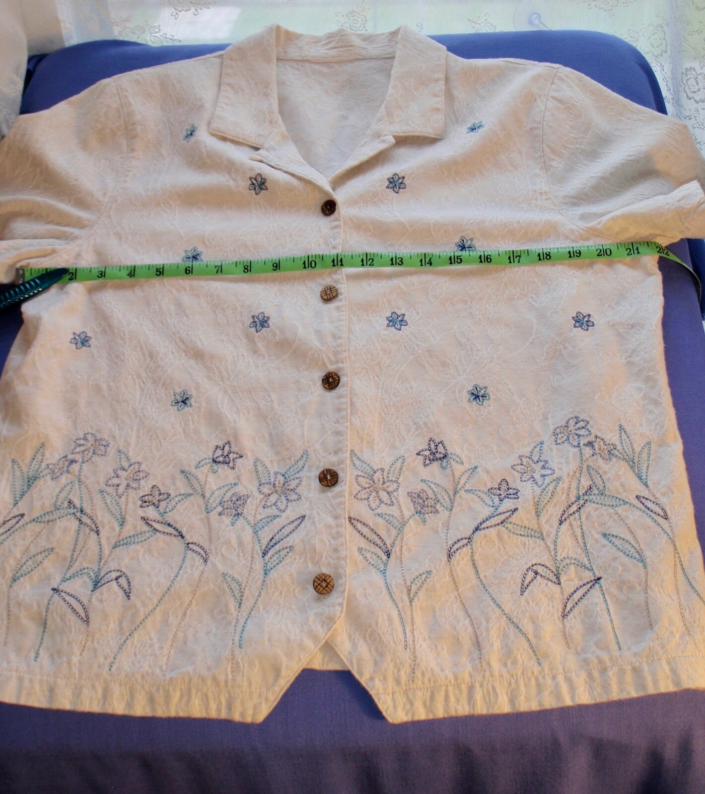 Cotton Blend VTG Embroidered Beige Floral Top Shoulder Pads Wood-look Buttons