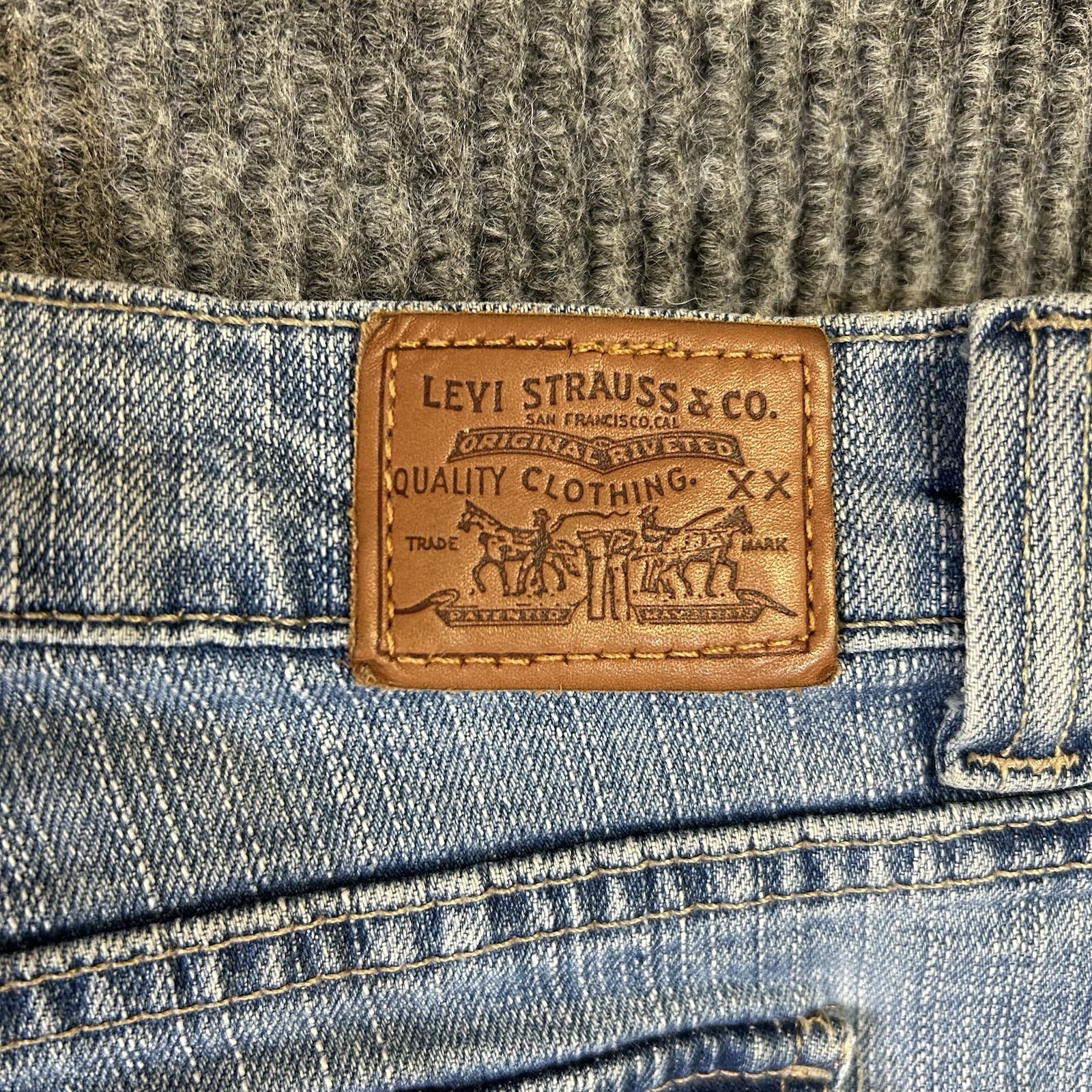 Vintage Levis Jeans Women’s 32/32 Flare Leg