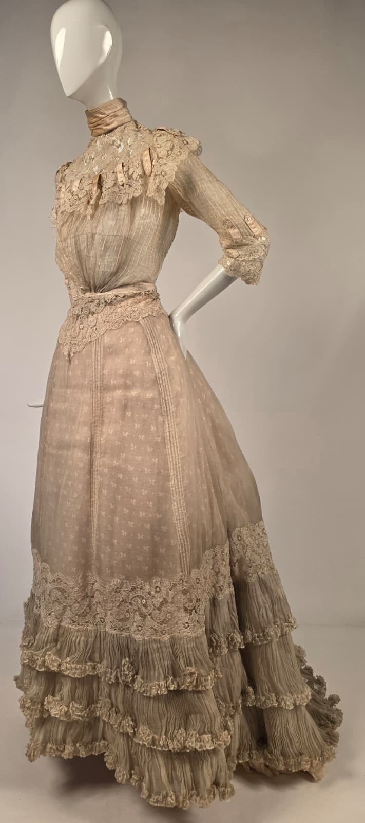 ETHEREAL EARLY EDWARDIAN COTTON ORGANDY DRESS W SPIDERWEB LACE + RICH RUFFLES