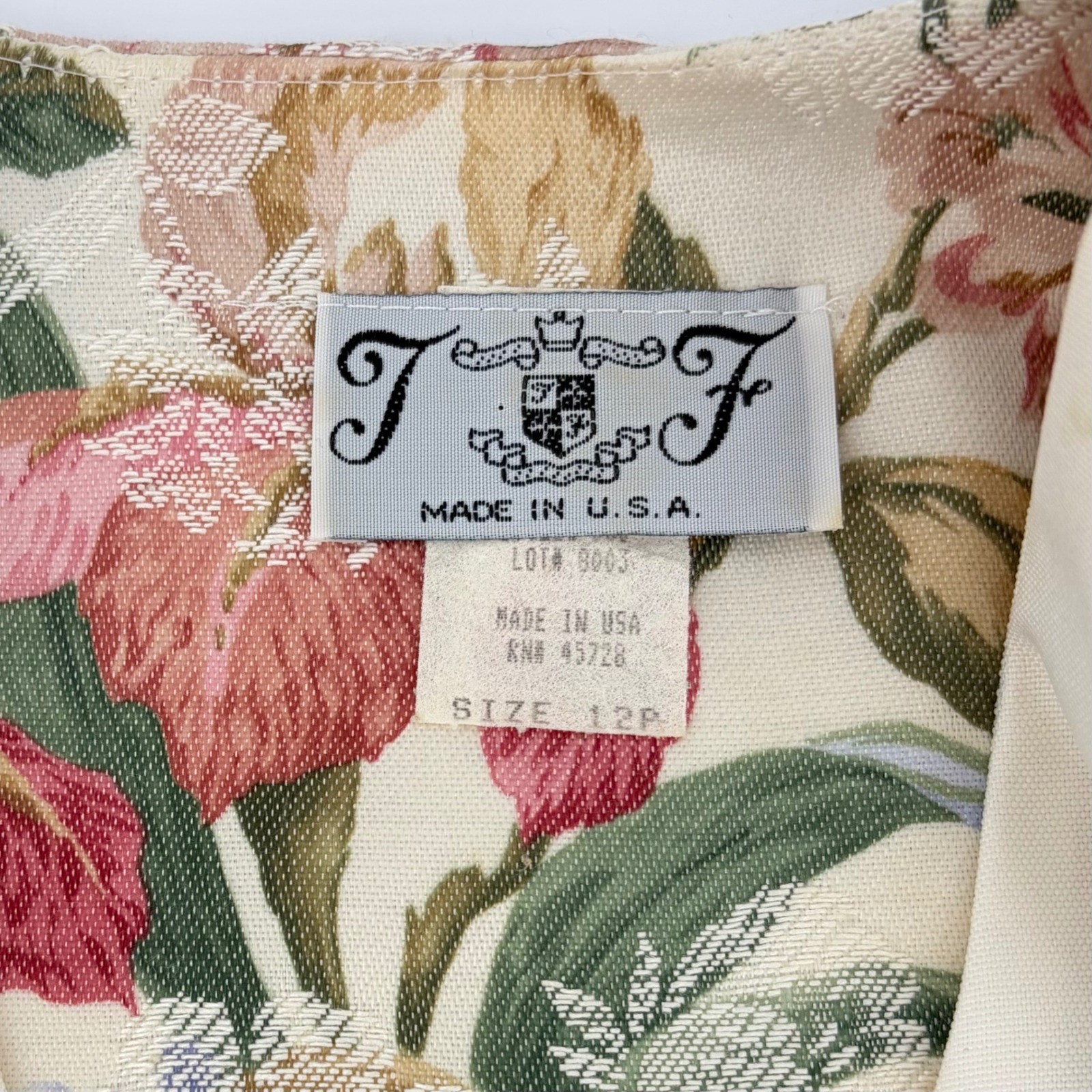 Skirt Suit Women 10/12P Cream Floral Tapestry Lace Vintage USA Made Cottagecore