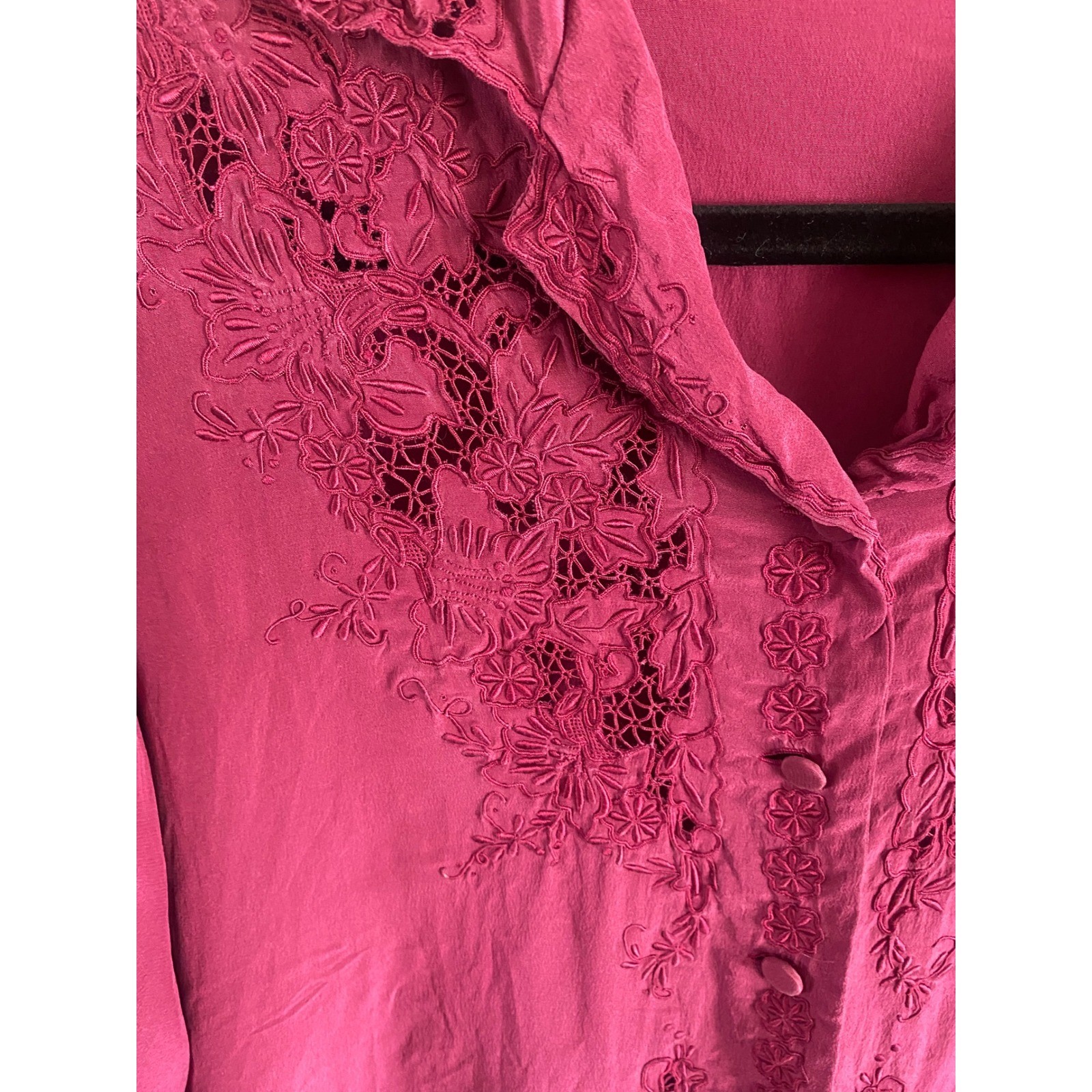 Peony Vintage 100% Silk Hand Embroidered Blouse Magenta Pink Floral Cutout Sz 34