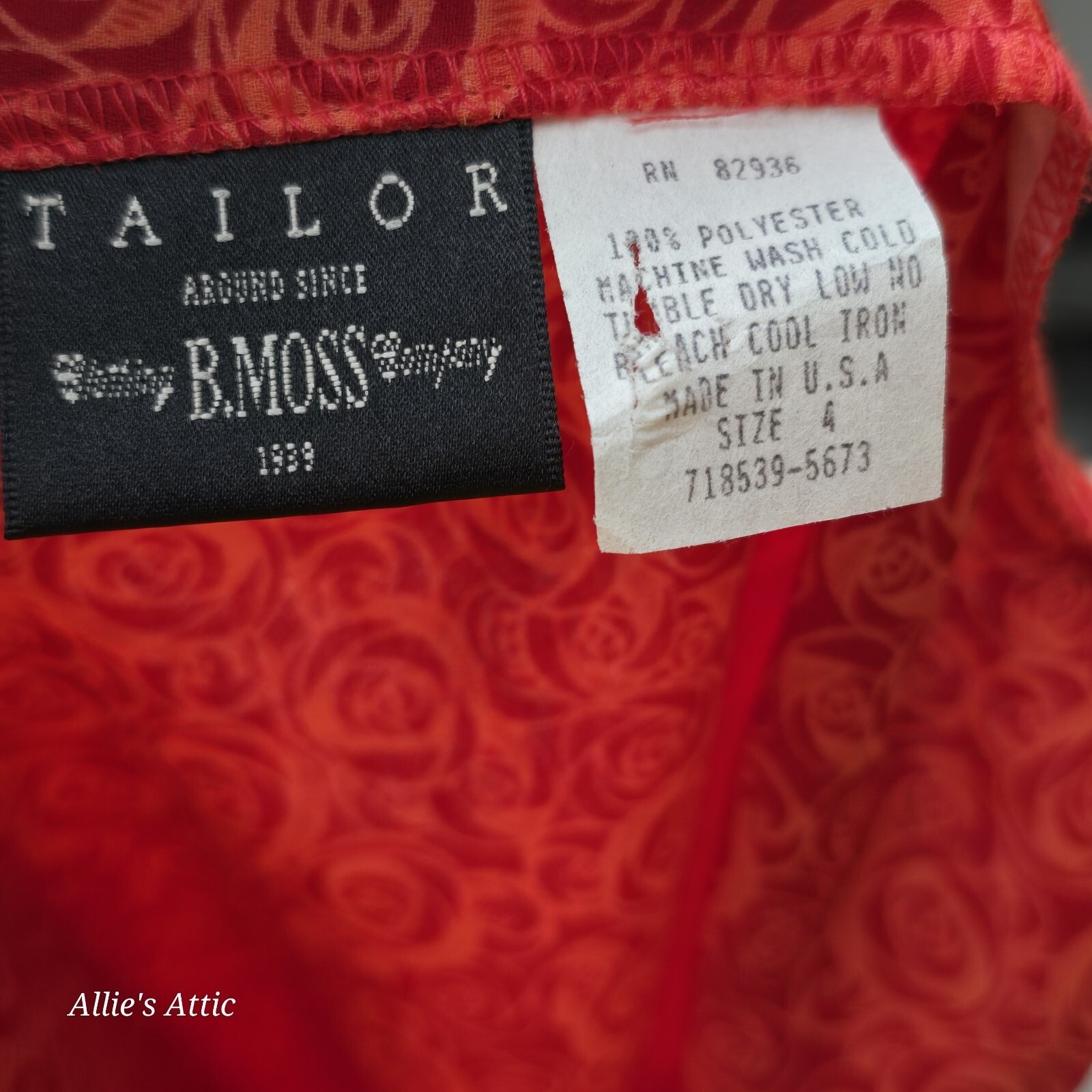 Vintage 90s Tailor B Moss Red Pink Rose Patterned Thin Floral Mini Zip Skirt 4