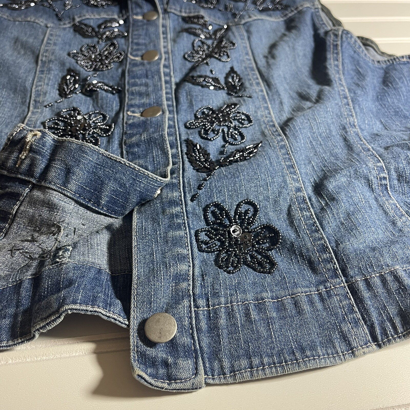 Flashback Vintage 1990’s Womens Beaded Floral Denim Jean Vest – Petite Medium