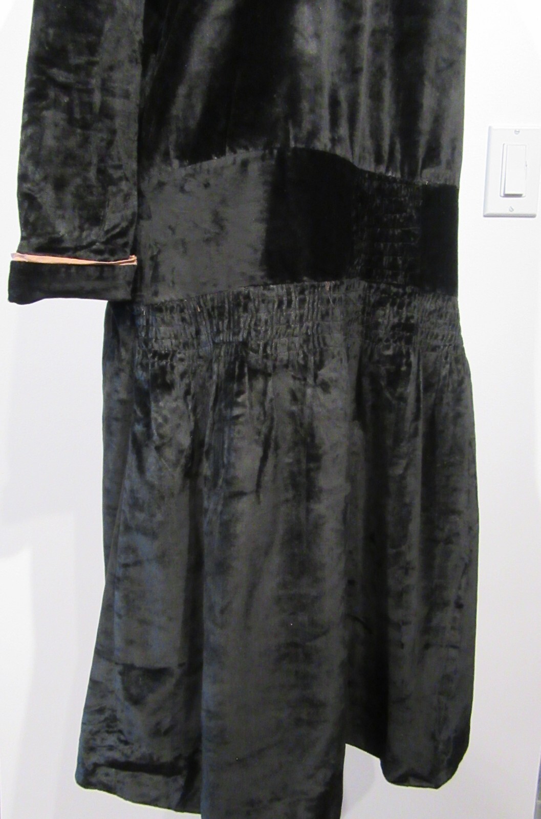 ANTIQUE VINTAGE 1920S DRESS BLACK COTTON VELVET DROP WAIST PRIM STRONG M F10