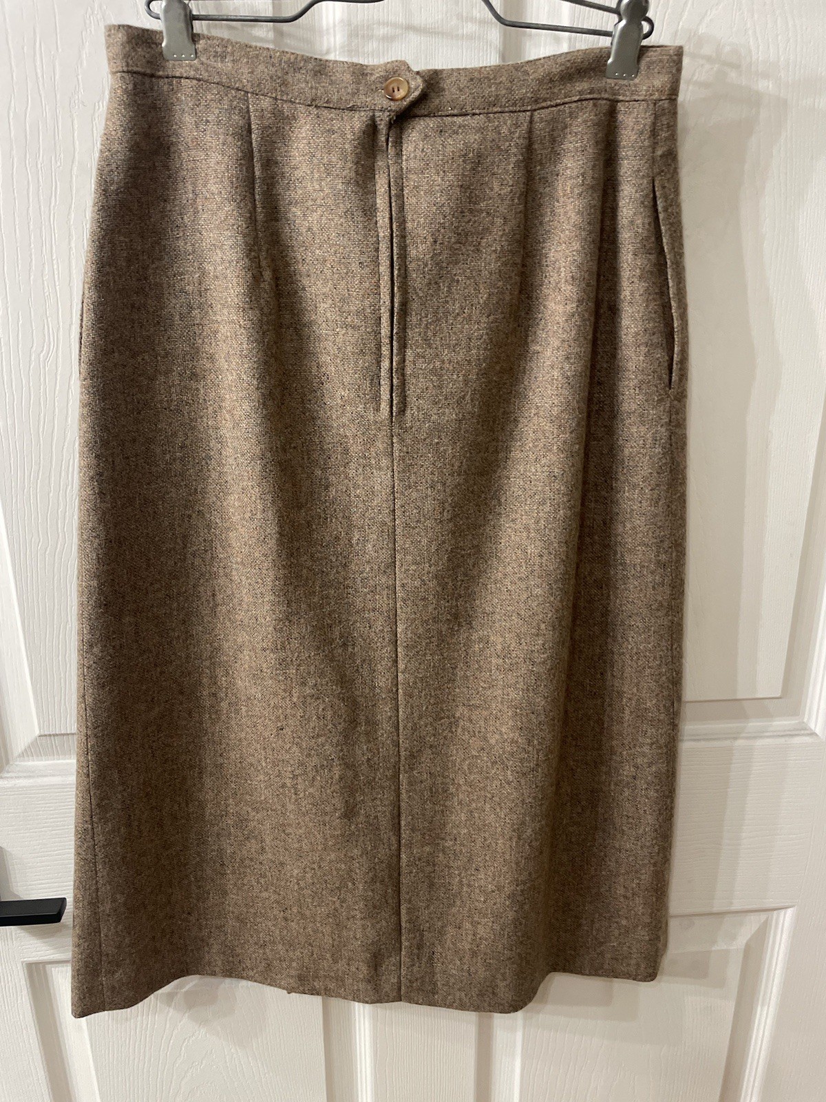 70s PRESTIGE OF BOSTON VINTAGE WOOL MID SKIRT UNION MADE USA TAN CLASSY PLEATED