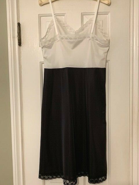 Vintage Unique Black and White Full Slip By Sarah Smith. Rare Find. Size 34
