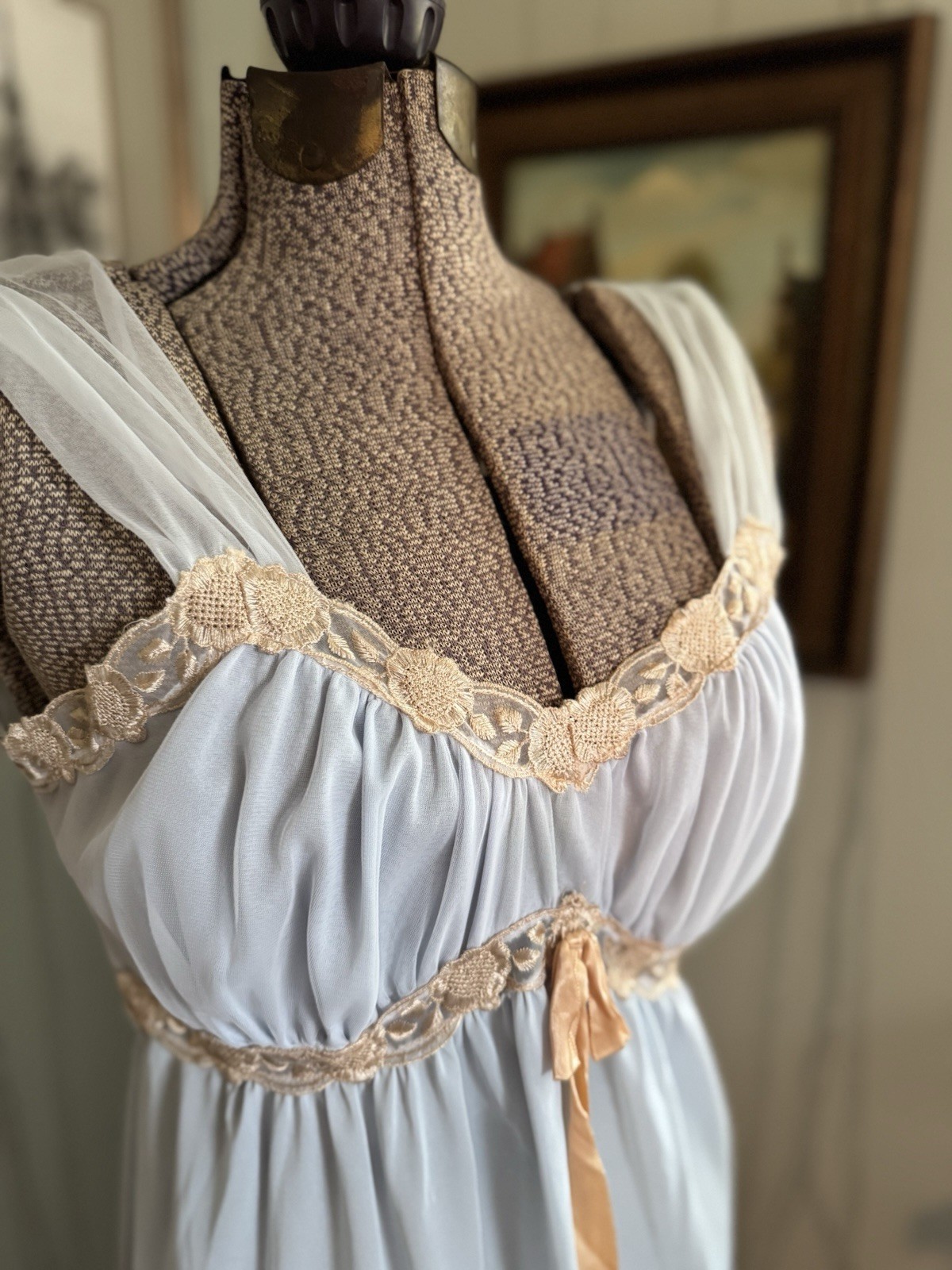 Blue And Gold Vintage Sleep Set – Sabrina Carpenter
