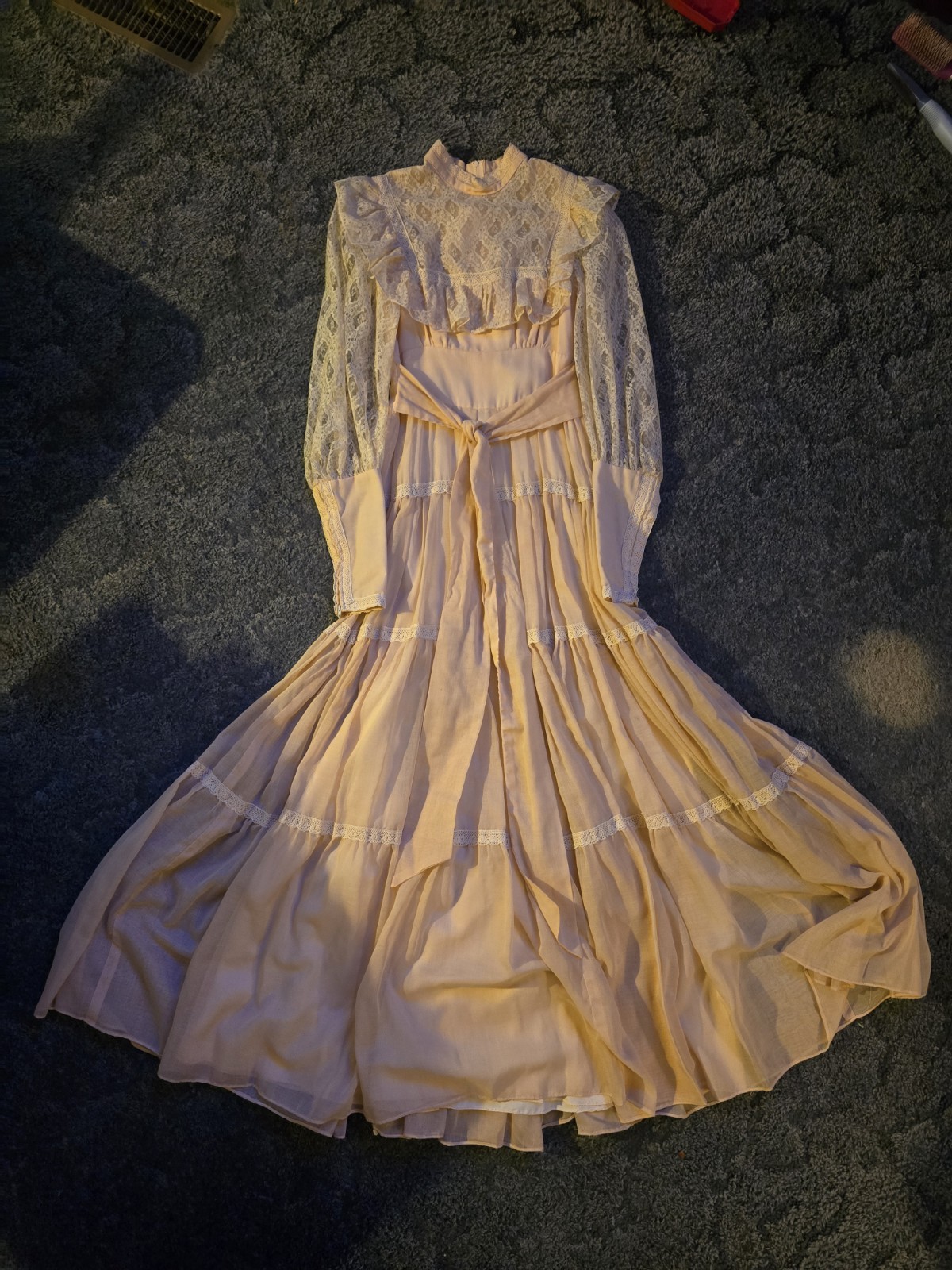 Vintage 1970s Gunne Sax Peach Laced Dress XS
