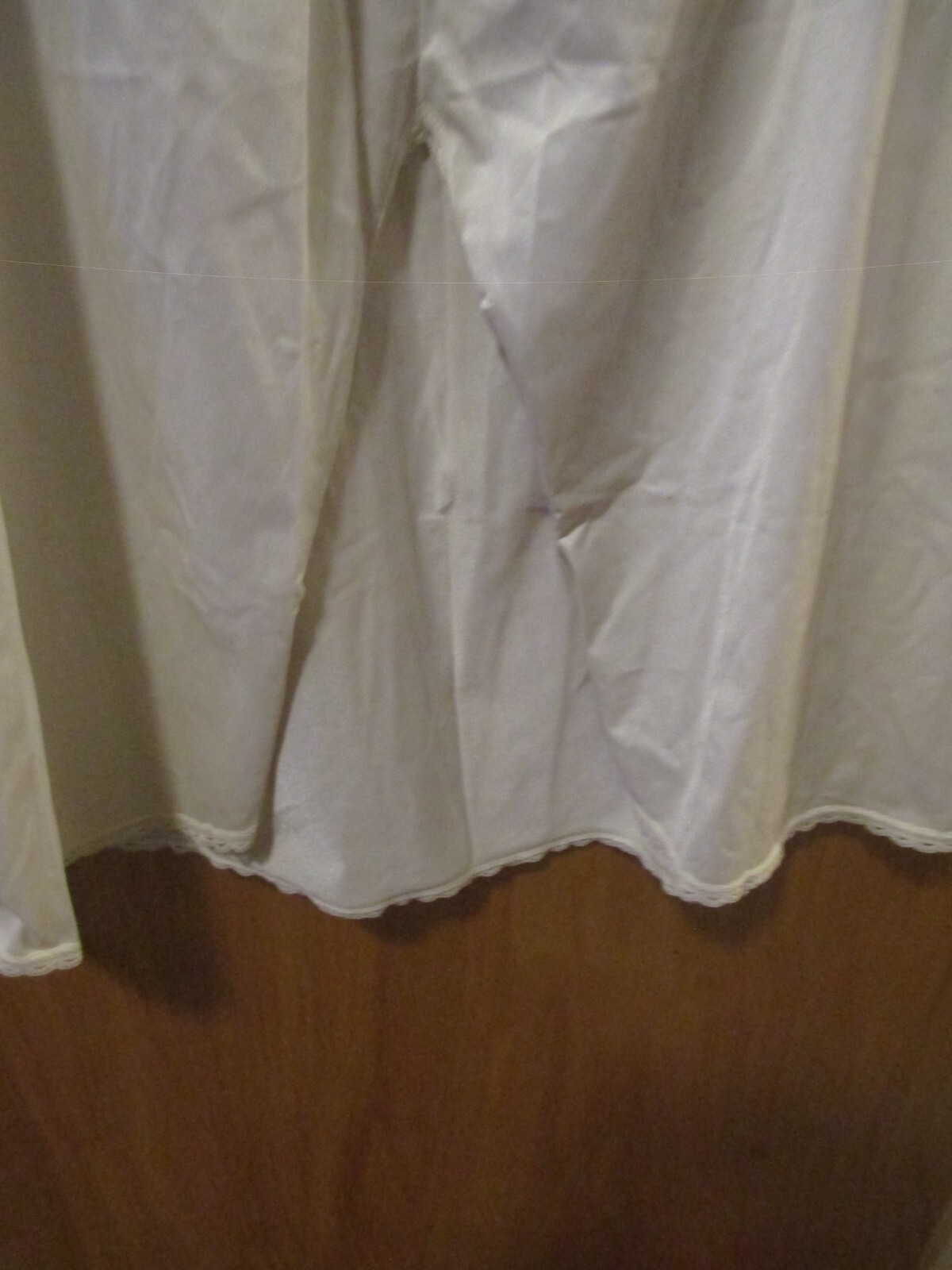 VANITY FAIR IVORY VINTAGE HALF SLIP MEDIUM MADE IN HONDURAS 1 SLIT STYLE 11 780