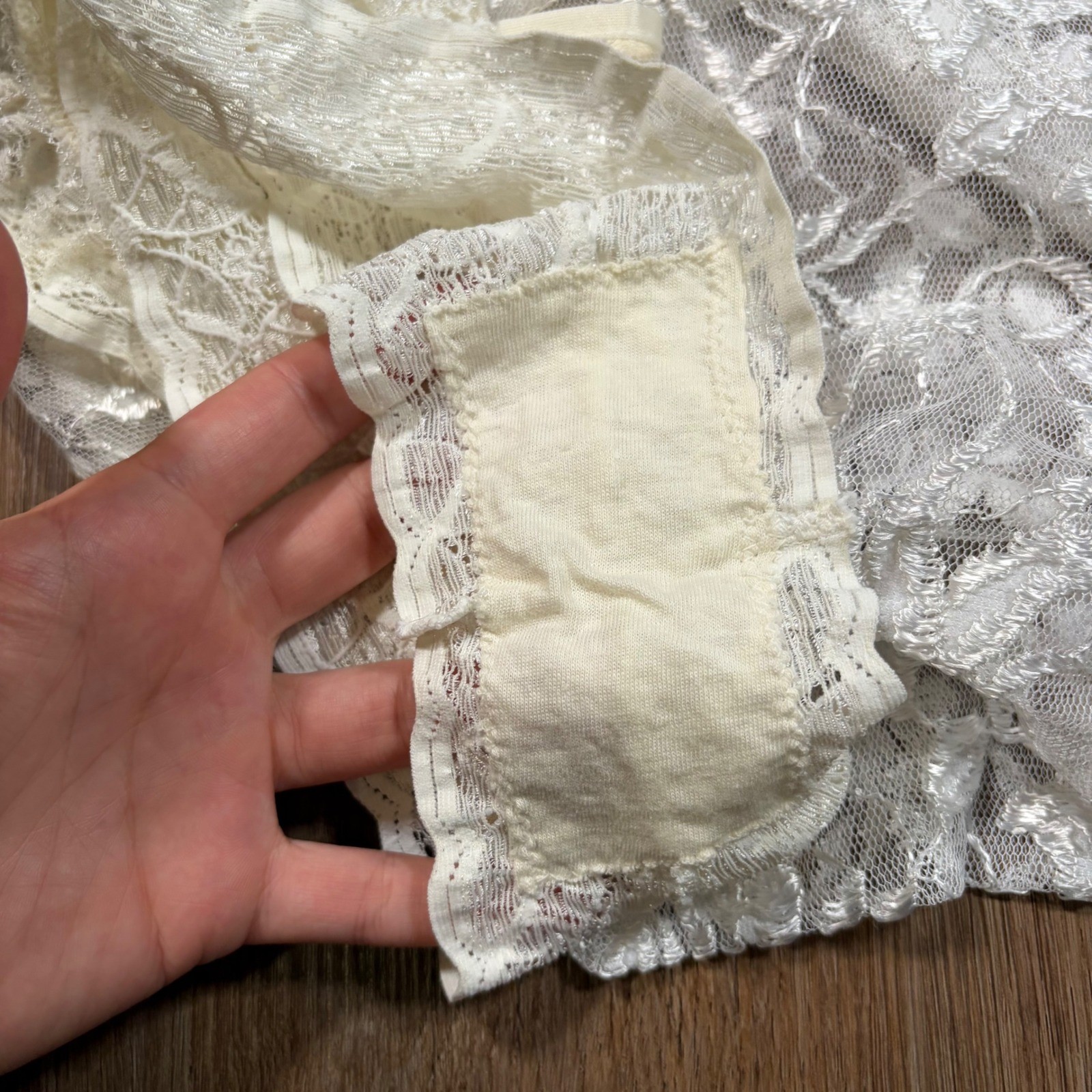 Dainty Vintage Lady Cameo Ivory Floral Lace Chemise and Thong Set Size Average
