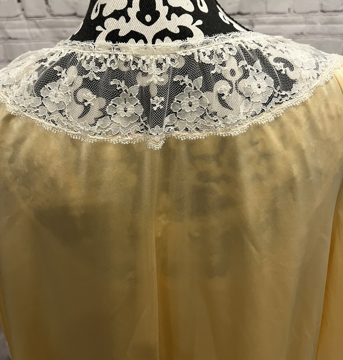 Vtg 80’s MG JC Penney Butter Yellow Nylon White Lace Trim 2 pc Sleepwear Set M
