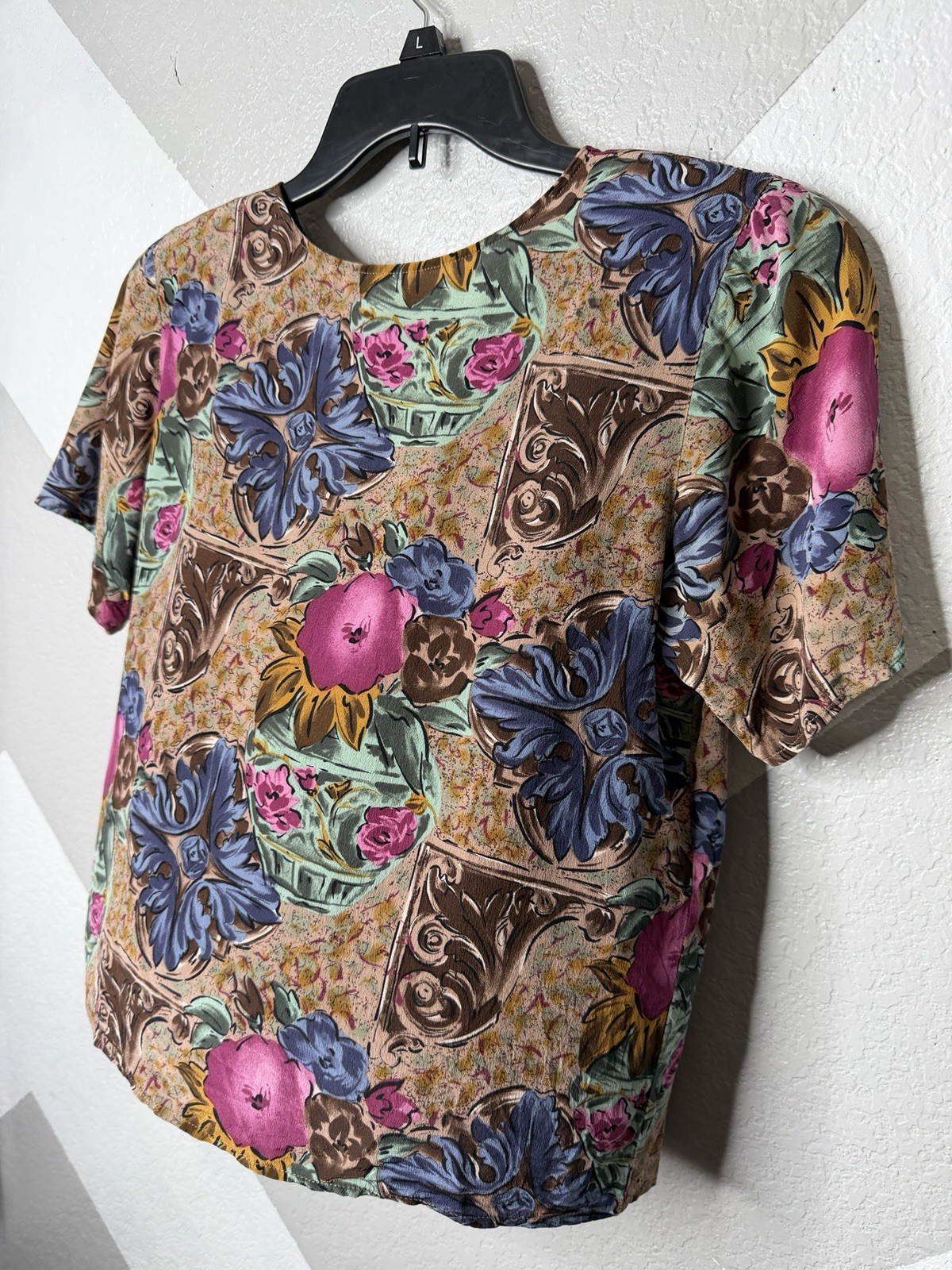 Vintage Women’s Dahan 100% Silk Floral Print Blouse Size Small Padded Shoulder